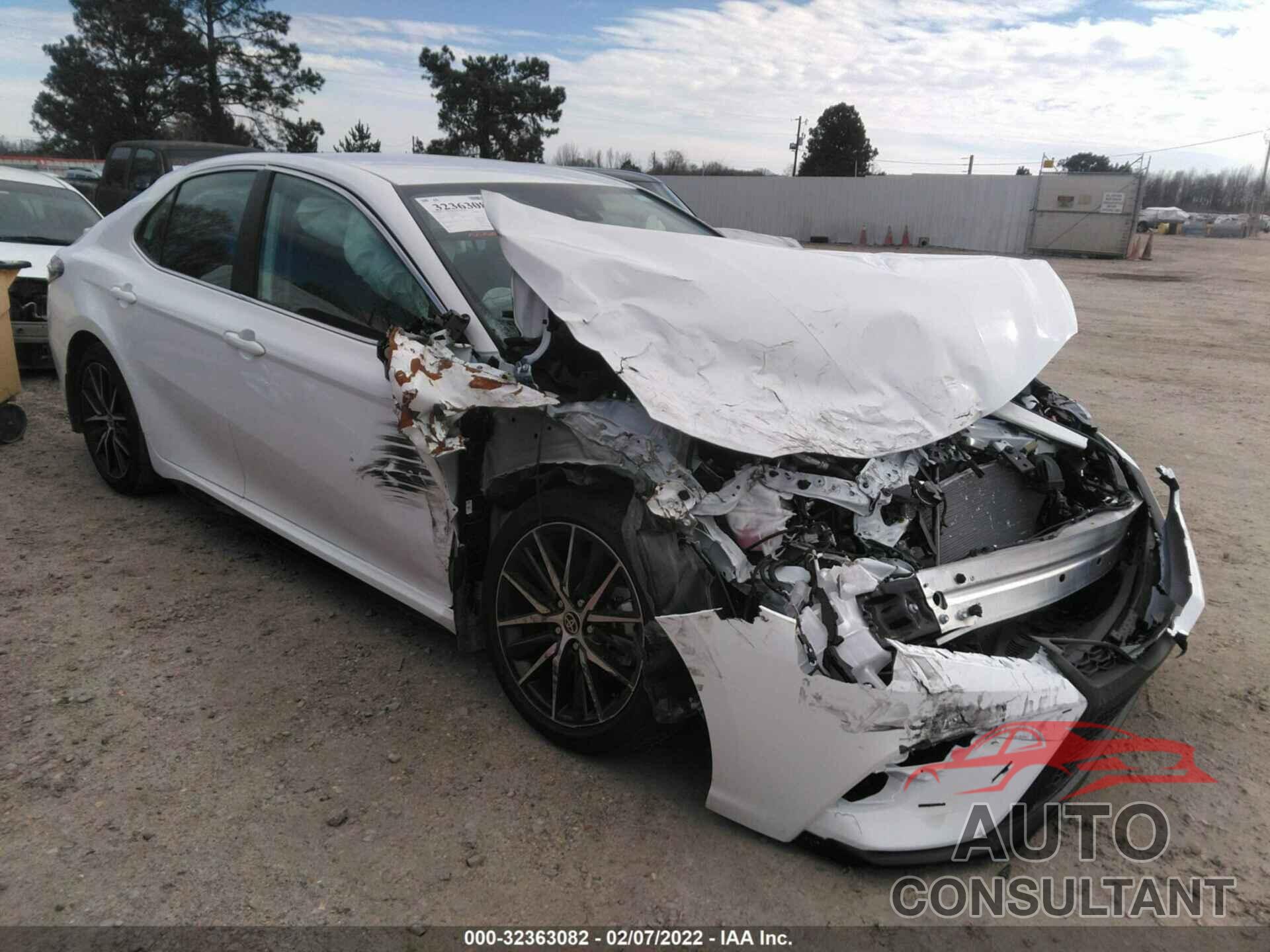 TOYOTA CAMRY 2022 - 4T1T11AK1NU643940