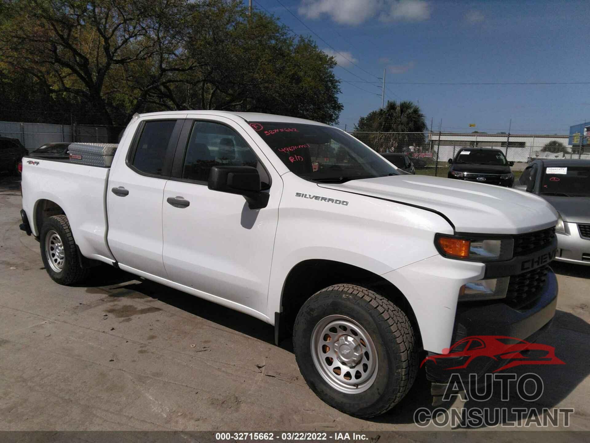 CHEVROLET SILVERADO 1500 2019 - 1GCRYAEH1KZ351048