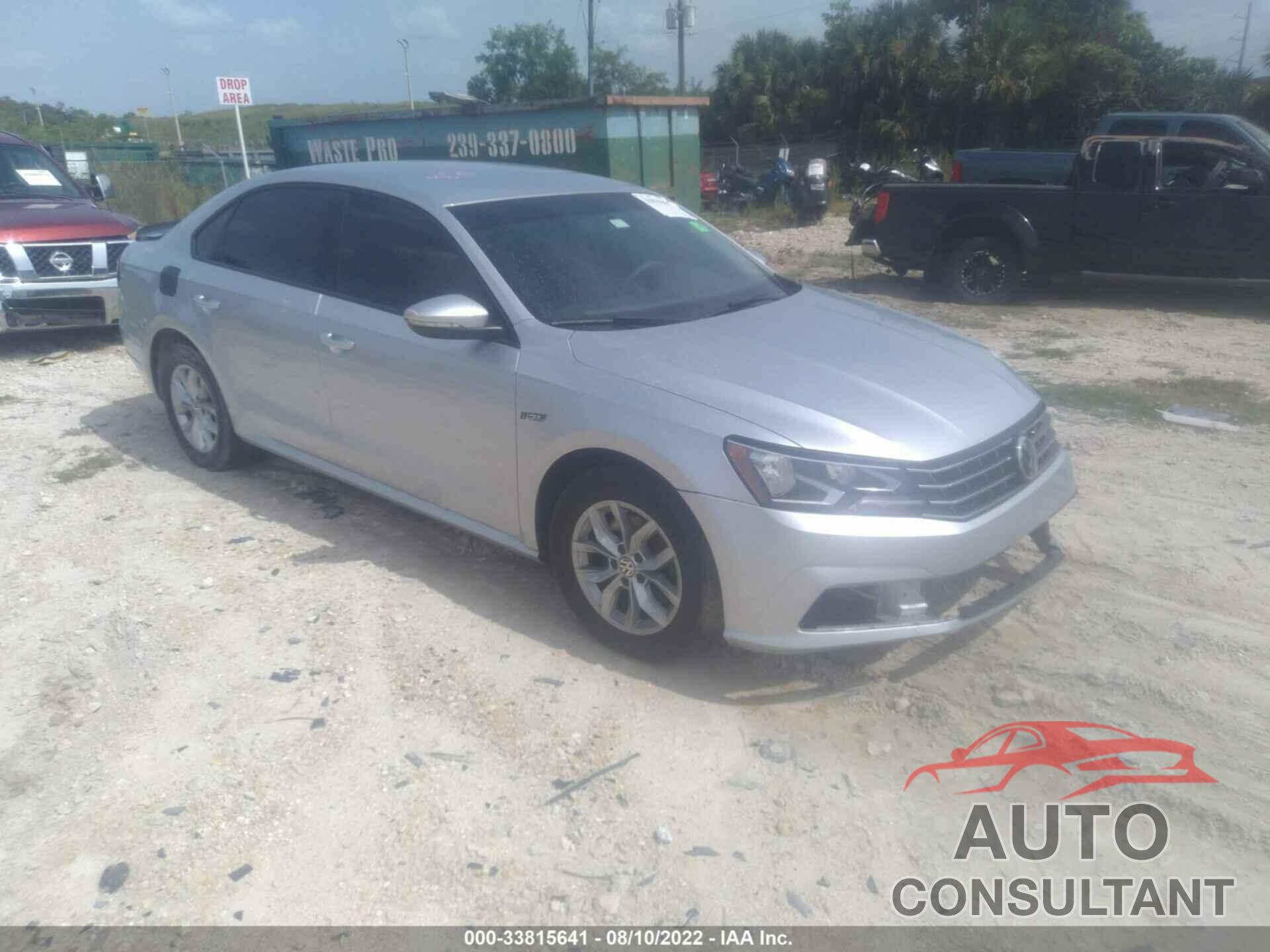 VOLKSWAGEN PASSAT 2018 - 1VWAA7A38JC033408