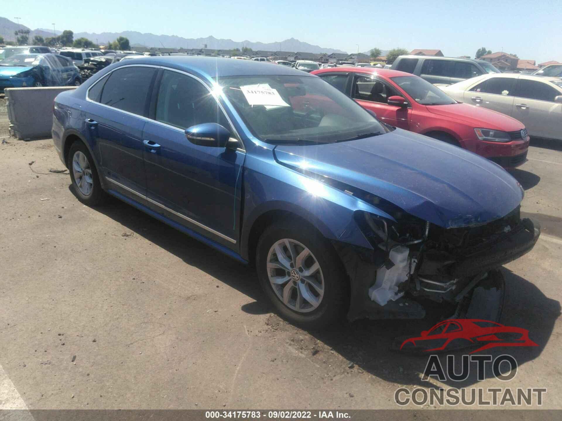 VOLKSWAGEN PASSAT 2017 - 1VWAT7A38HC014832