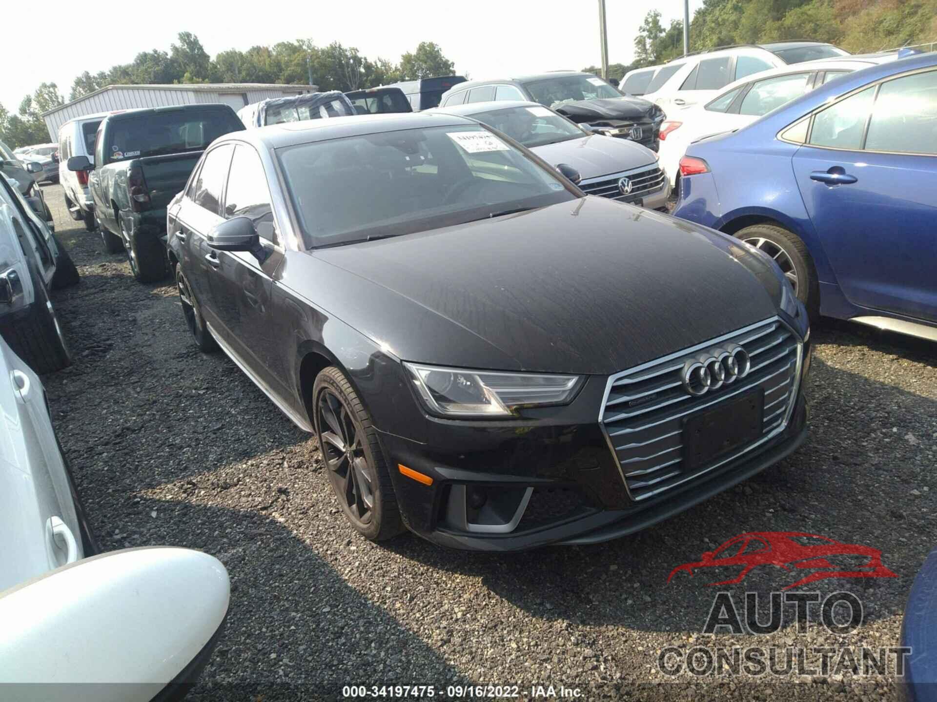 AUDI A4 2019 - WAUDNAF41KA006743