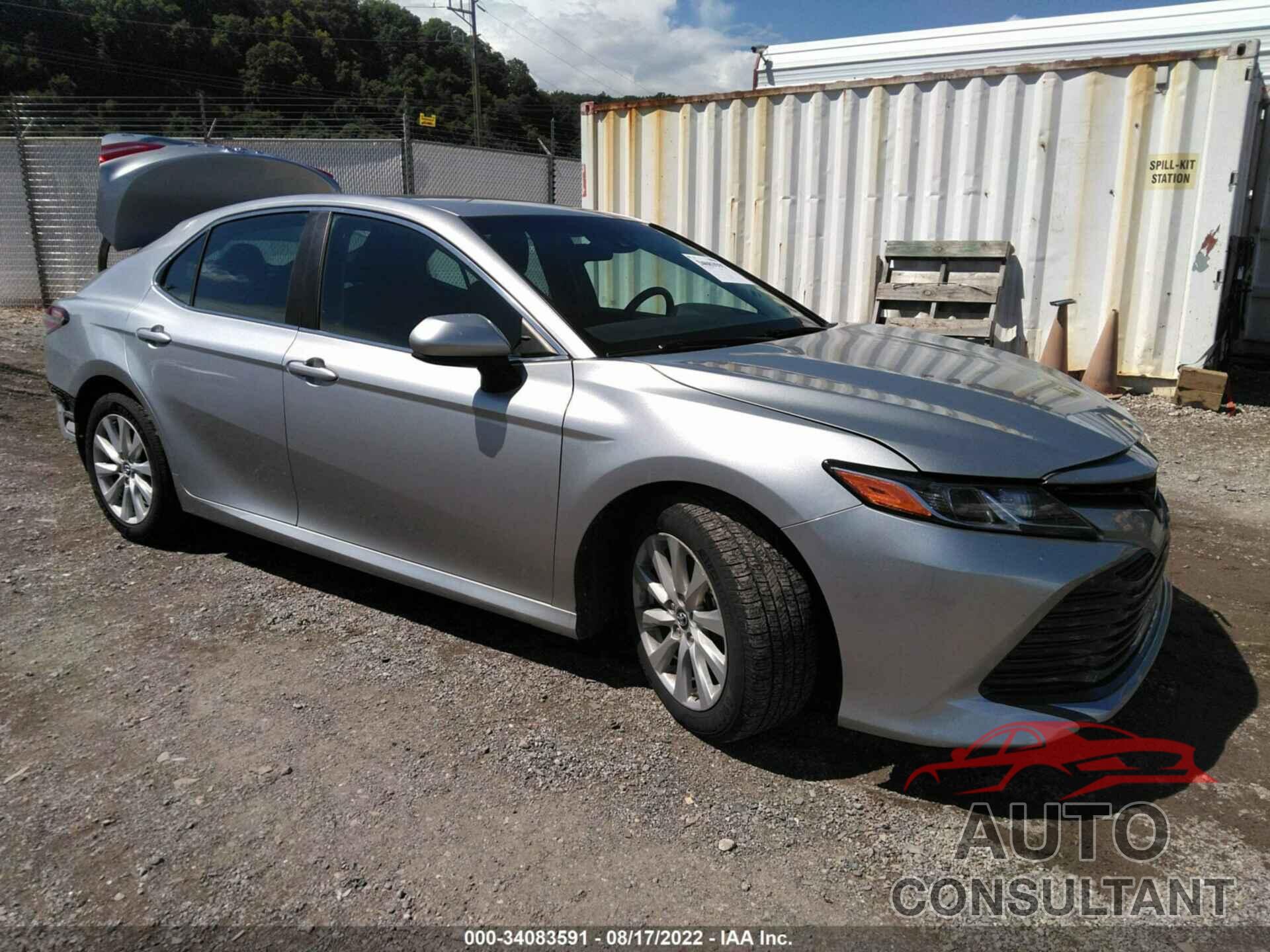 TOYOTA CAMRY 2018 - 4T1B11HK2JU624194