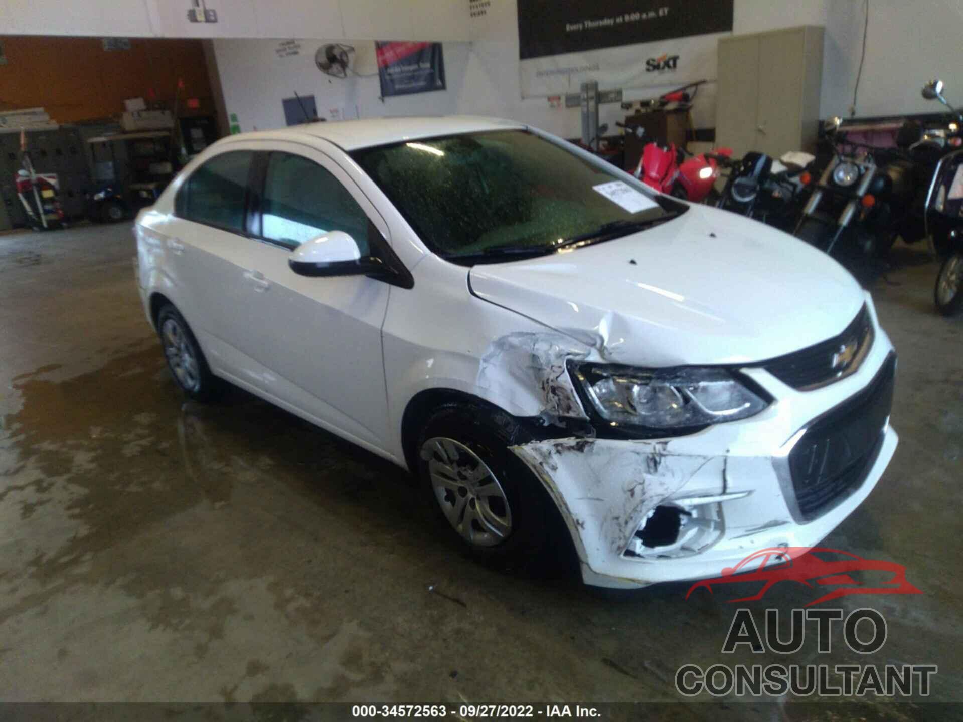 CHEVROLET SONIC 2017 - 1G1JB5SH1H4152249