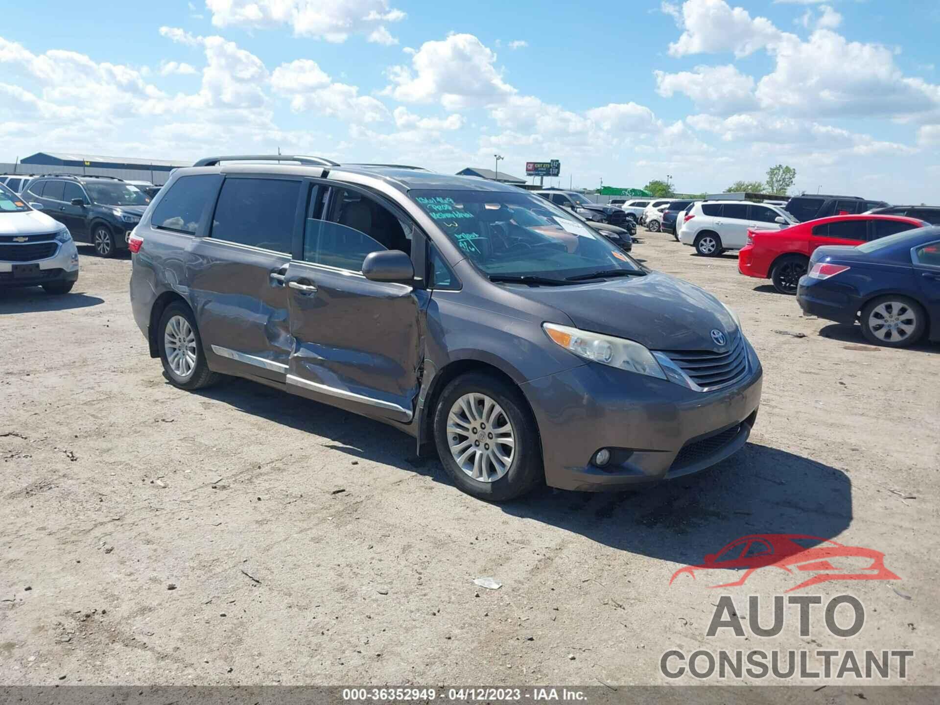 TOYOTA SIENNA 2015 - 5TDYK3DC2FS600253