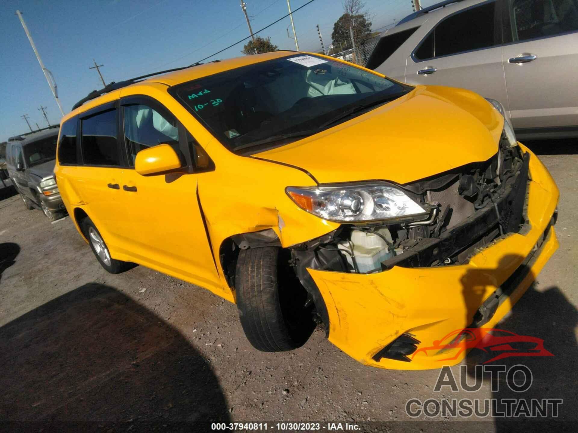 TOYOTA SIENNA 2019 - 5TDKZ3DCXKS968613