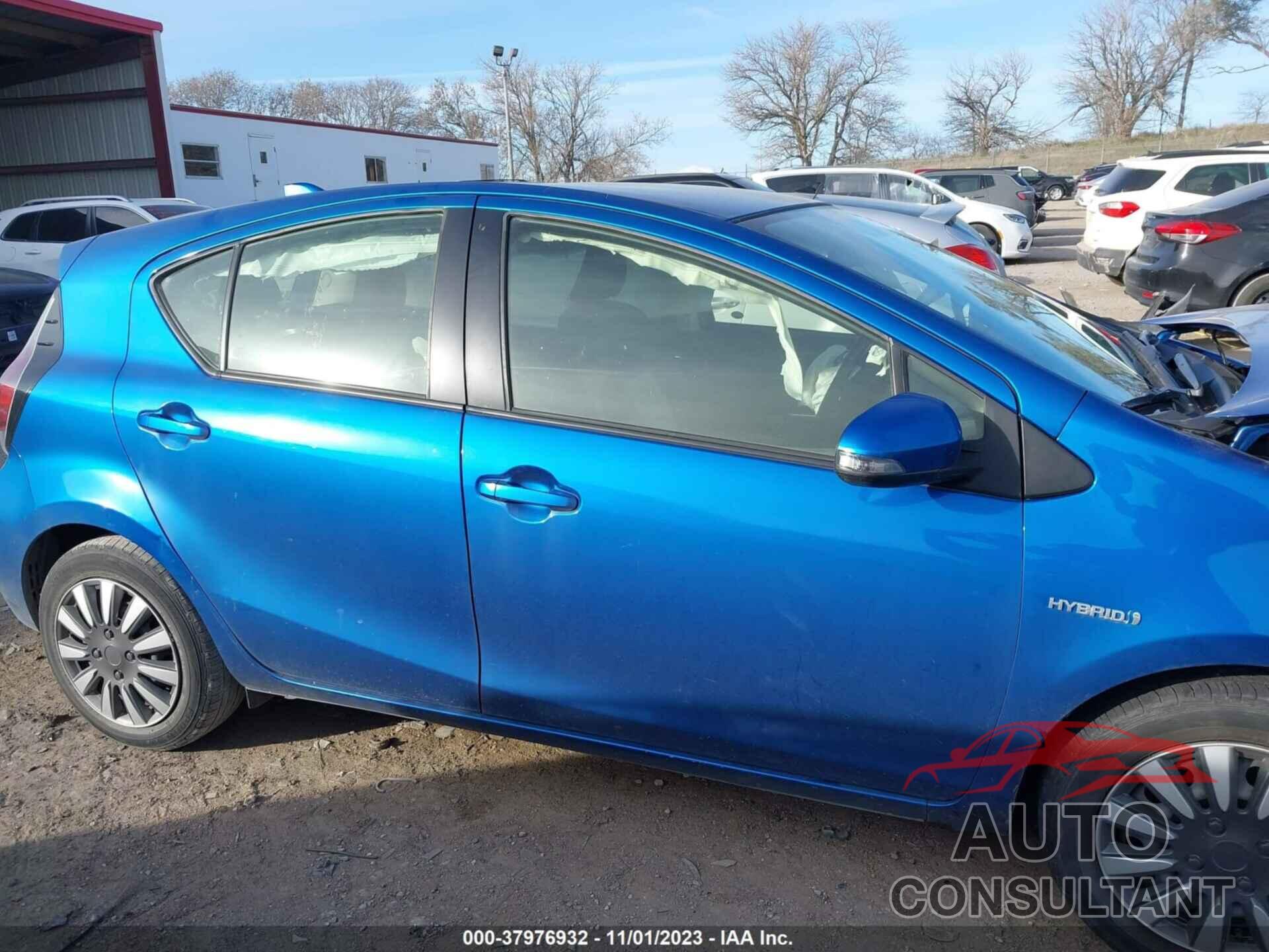 TOYOTA PRIUS C 2016 - JTDKDTB38G1135821