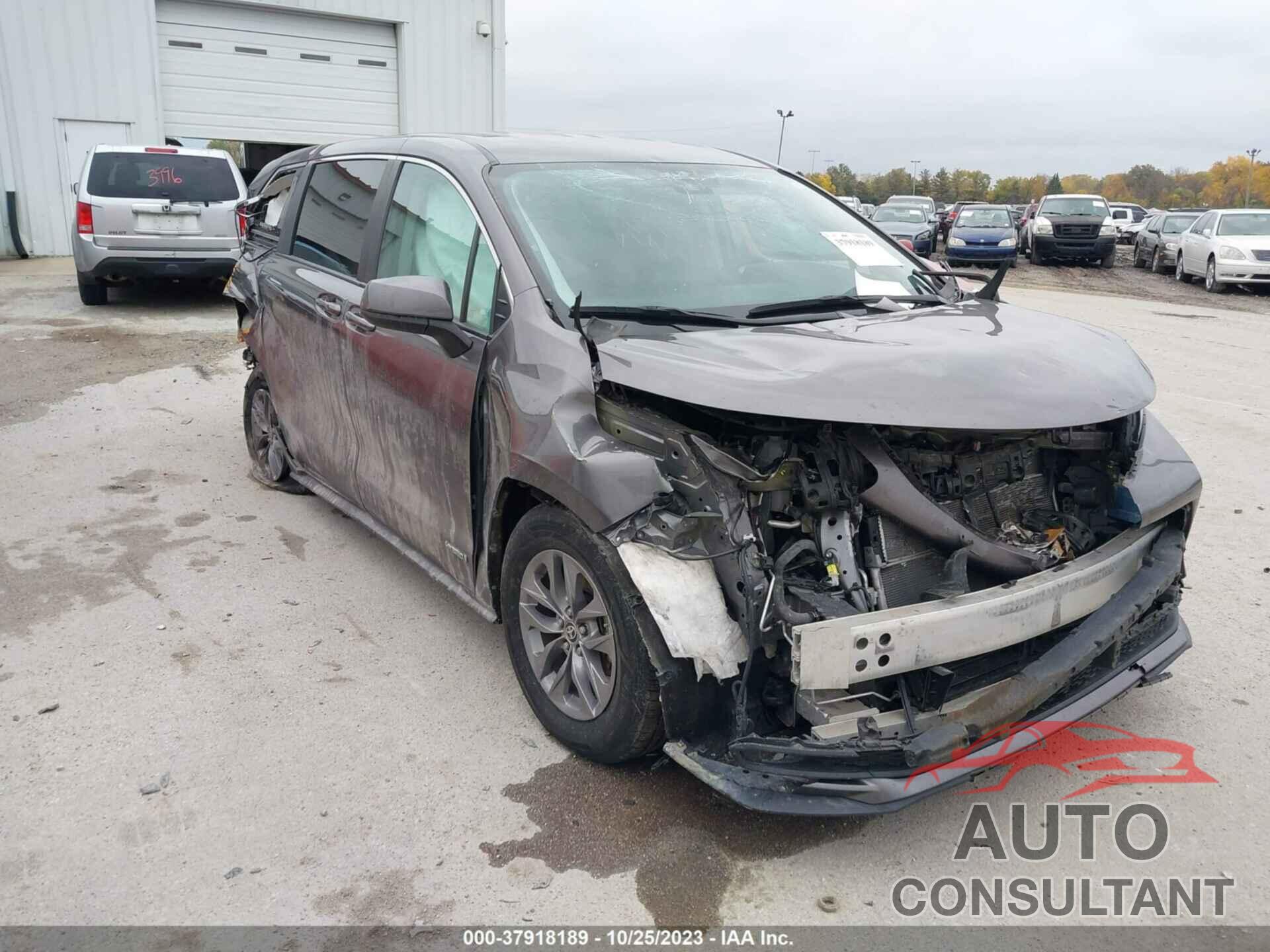 TOYOTA SIENNA 2021 - 5TDKRKEC4MS015200