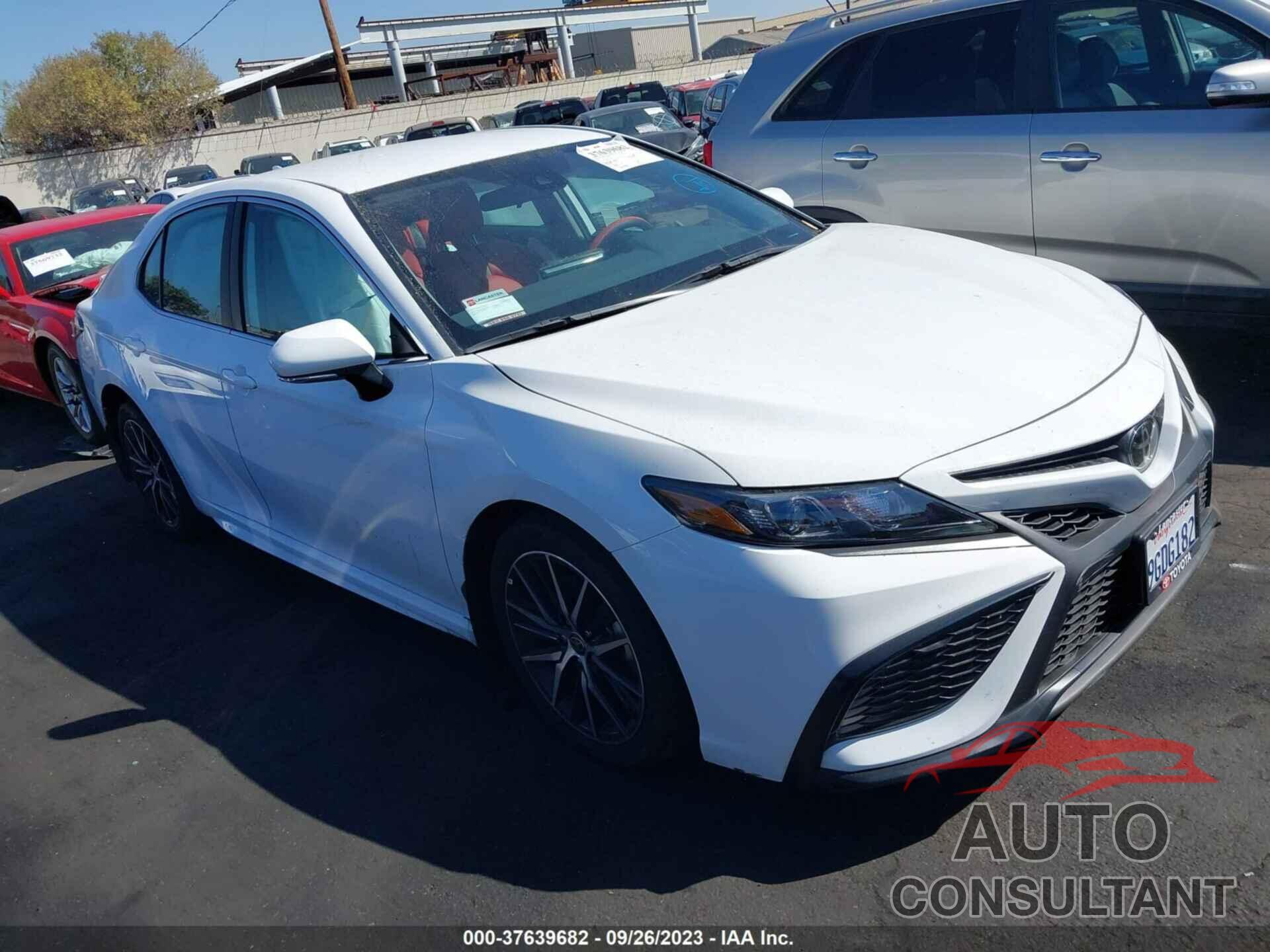 TOYOTA CAMRY 2023 - 4T1G11AK1PU804095