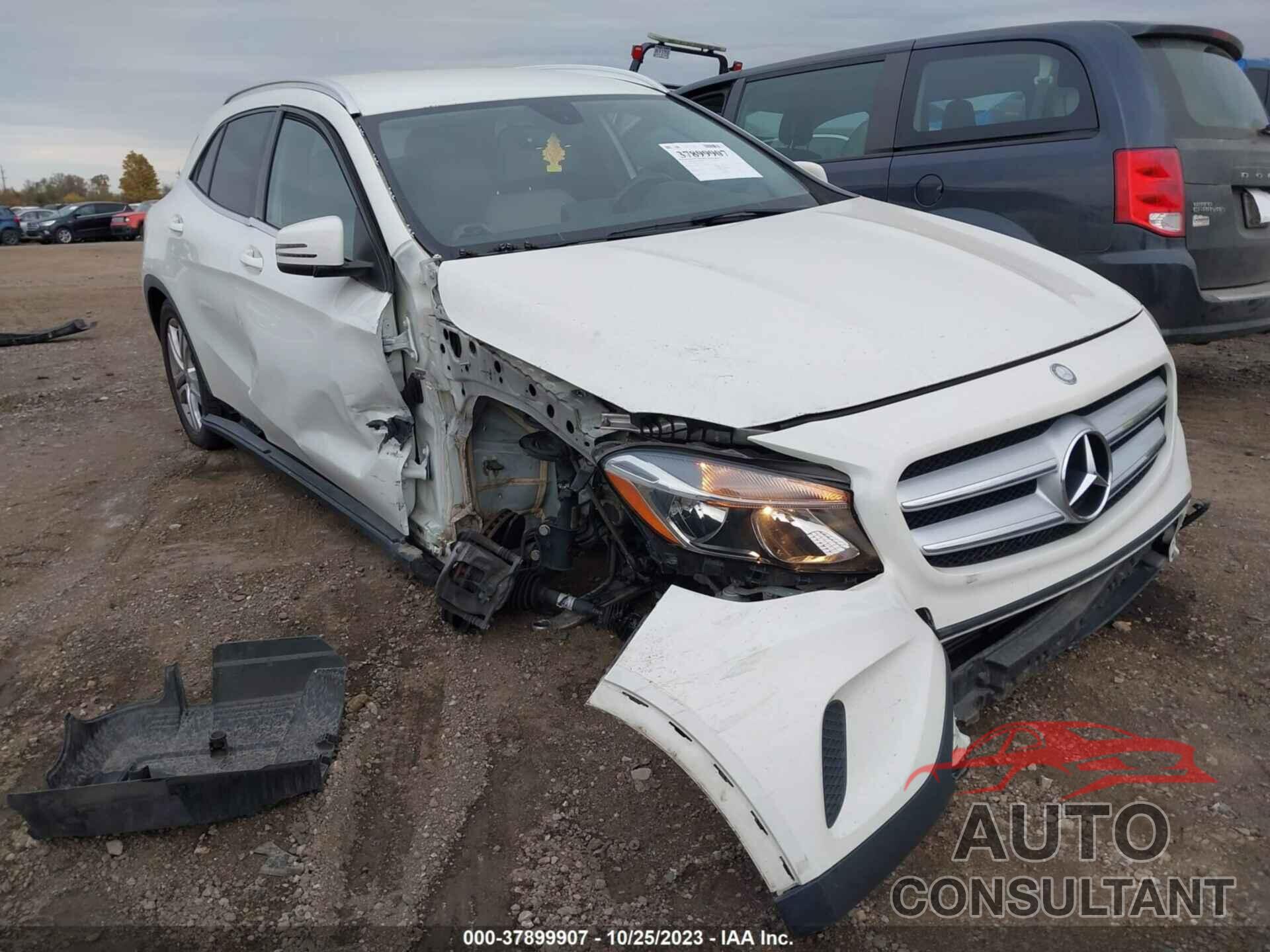 MERCEDES-BENZ GLA 250 2015 - WDCTG4GB1FJ097925