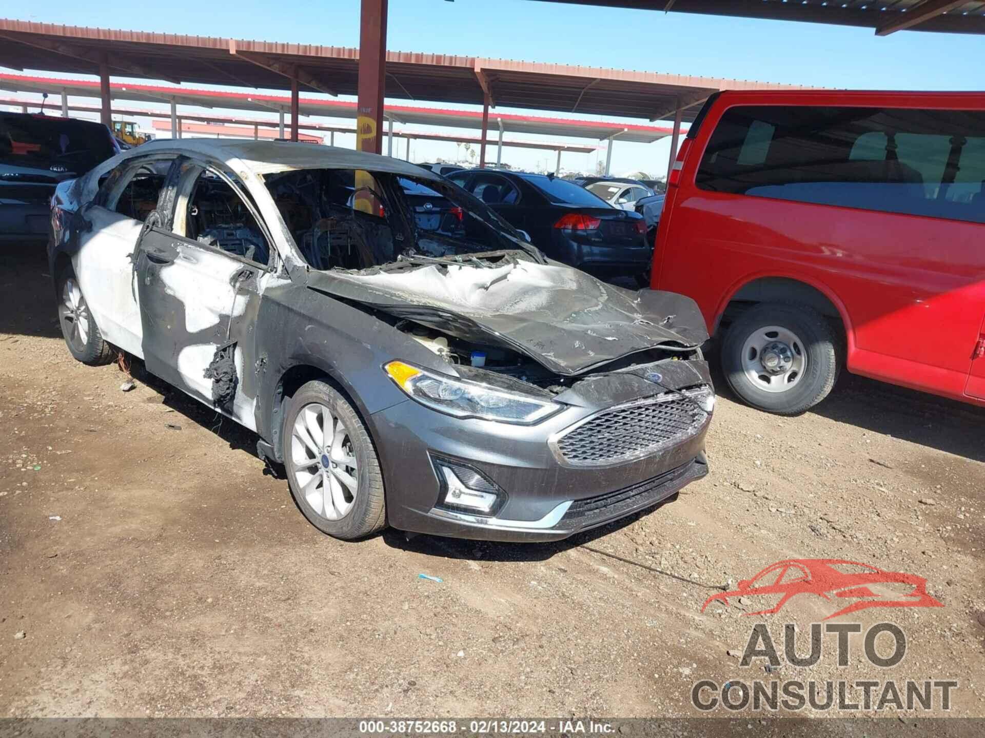 FORD FUSION 2020 - 3FA6P0SU6LR245739