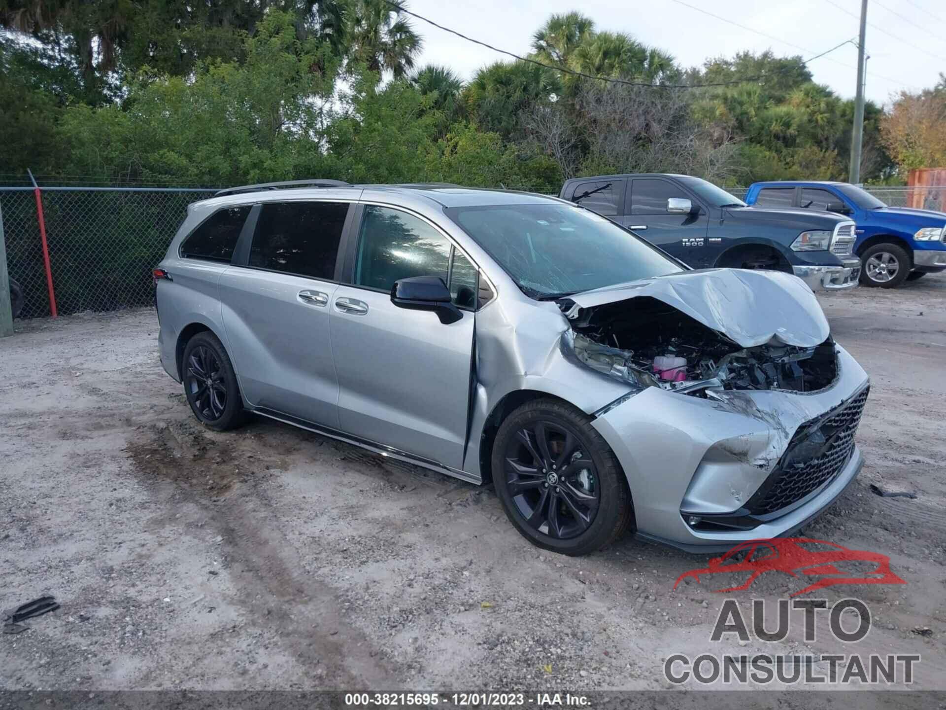 TOYOTA SIENNA 2023 - 5TDXRKEC5PS141365