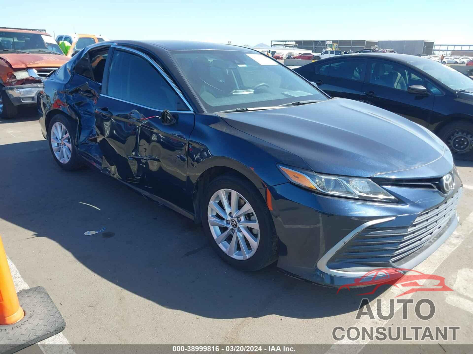 TOYOTA CAMRY 2021 - 4T1C11AK5MU566259