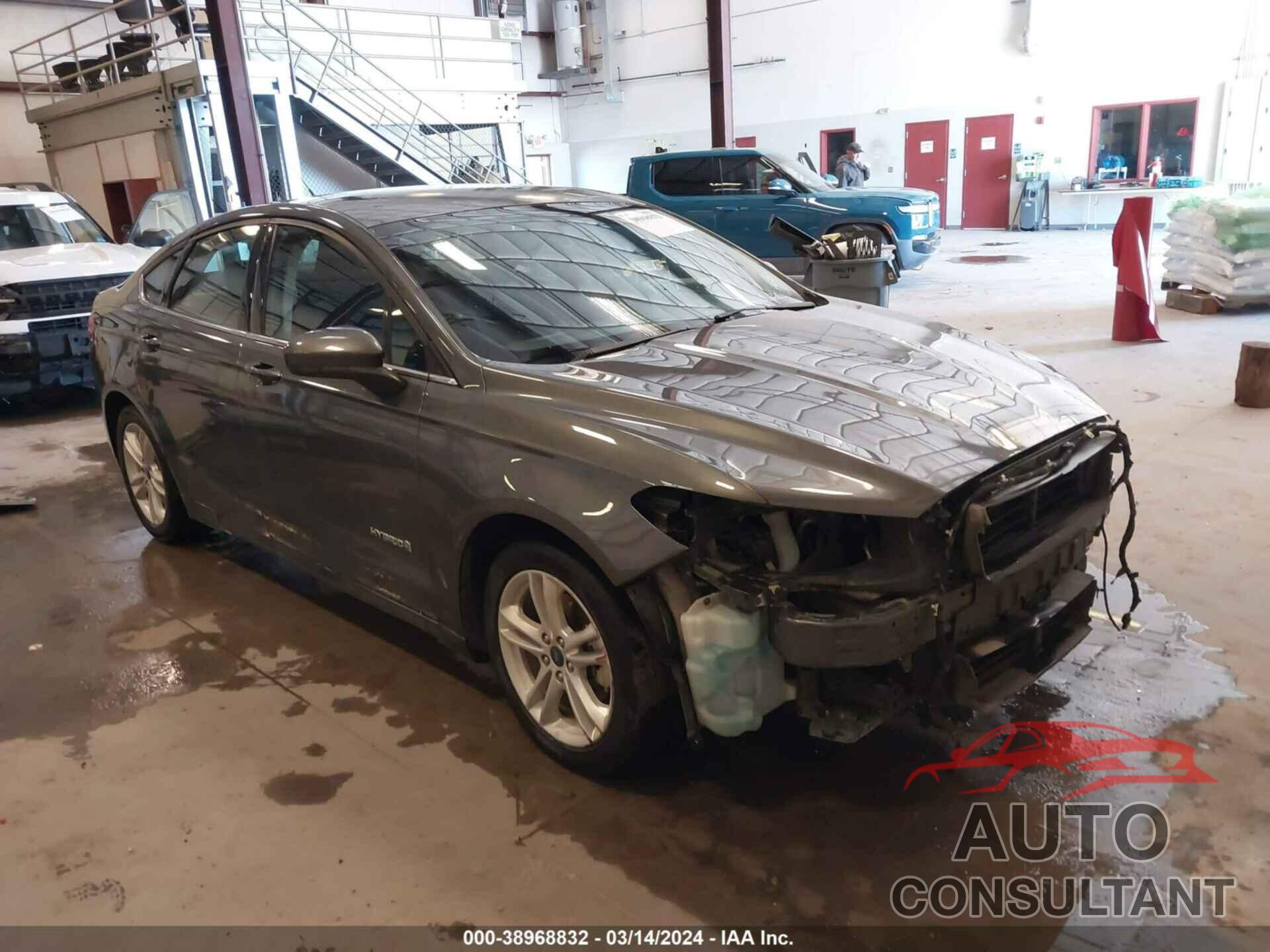 FORD FUSION HYBRID 2018 - 3FA6P0LU8JR139997