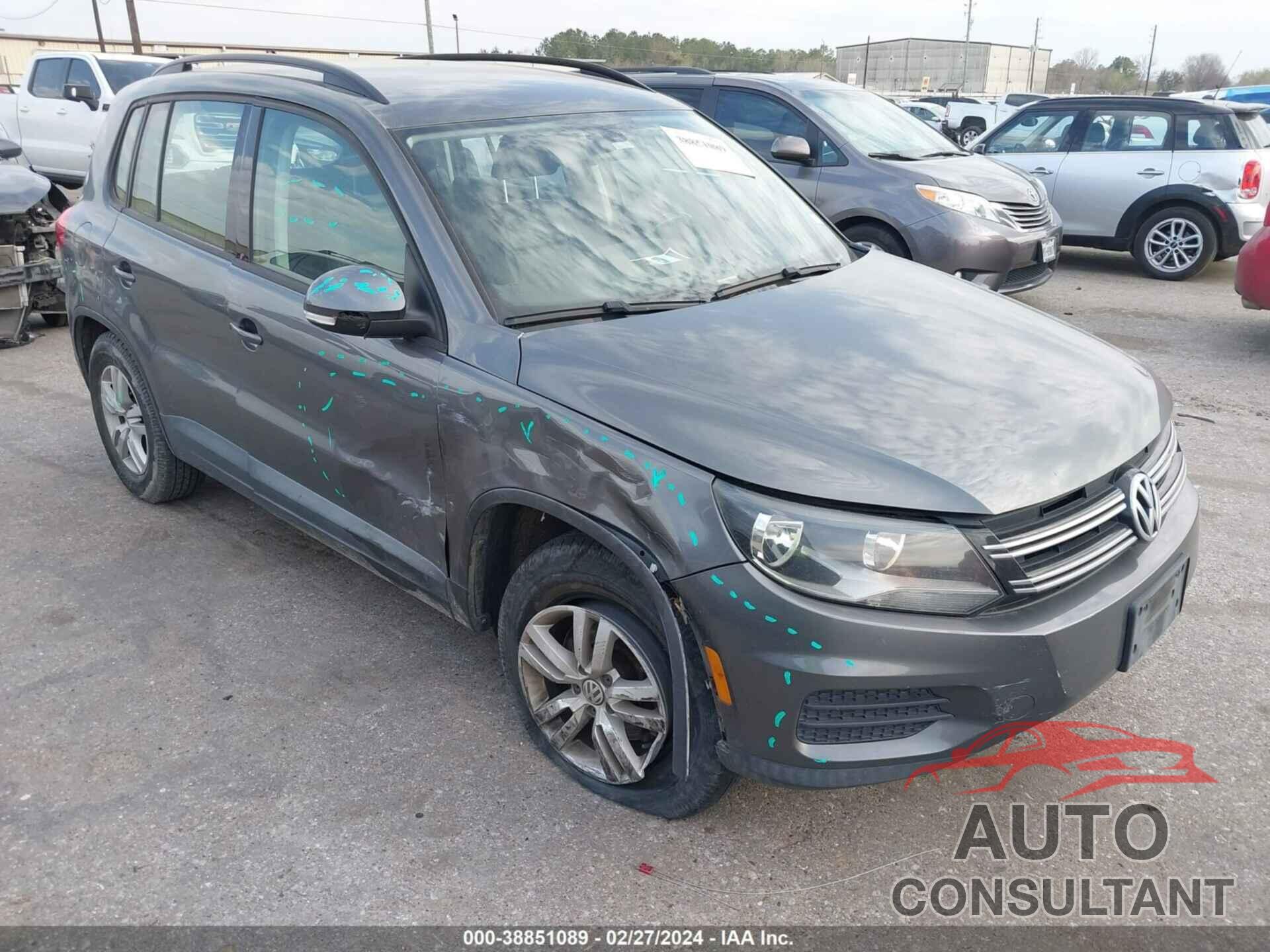 VOLKSWAGEN TIGUAN 2016 - WVGAV7AX8GW532609