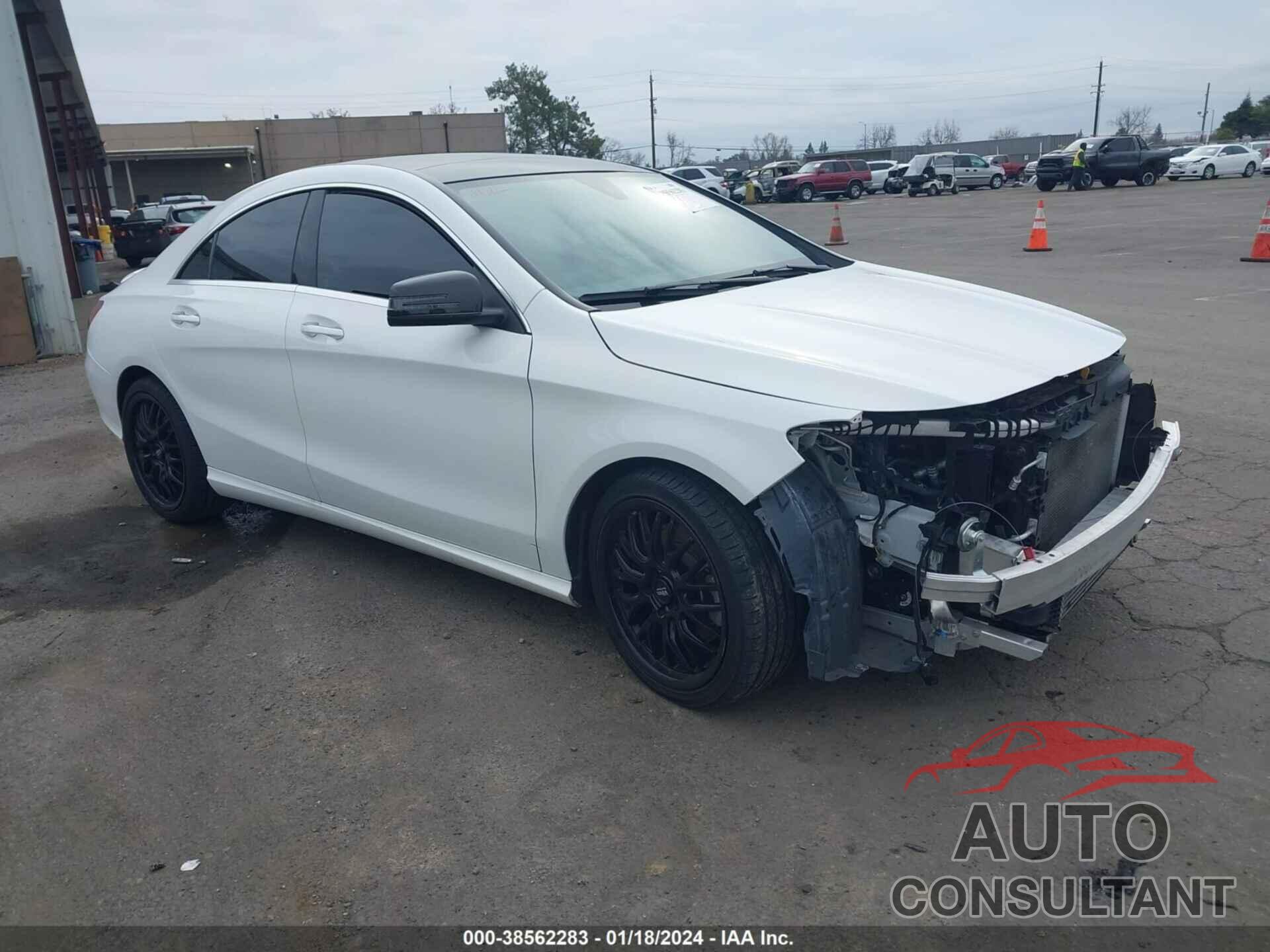 MERCEDES-BENZ CLA 250 2019 - WDDSJ4EB7KN712573