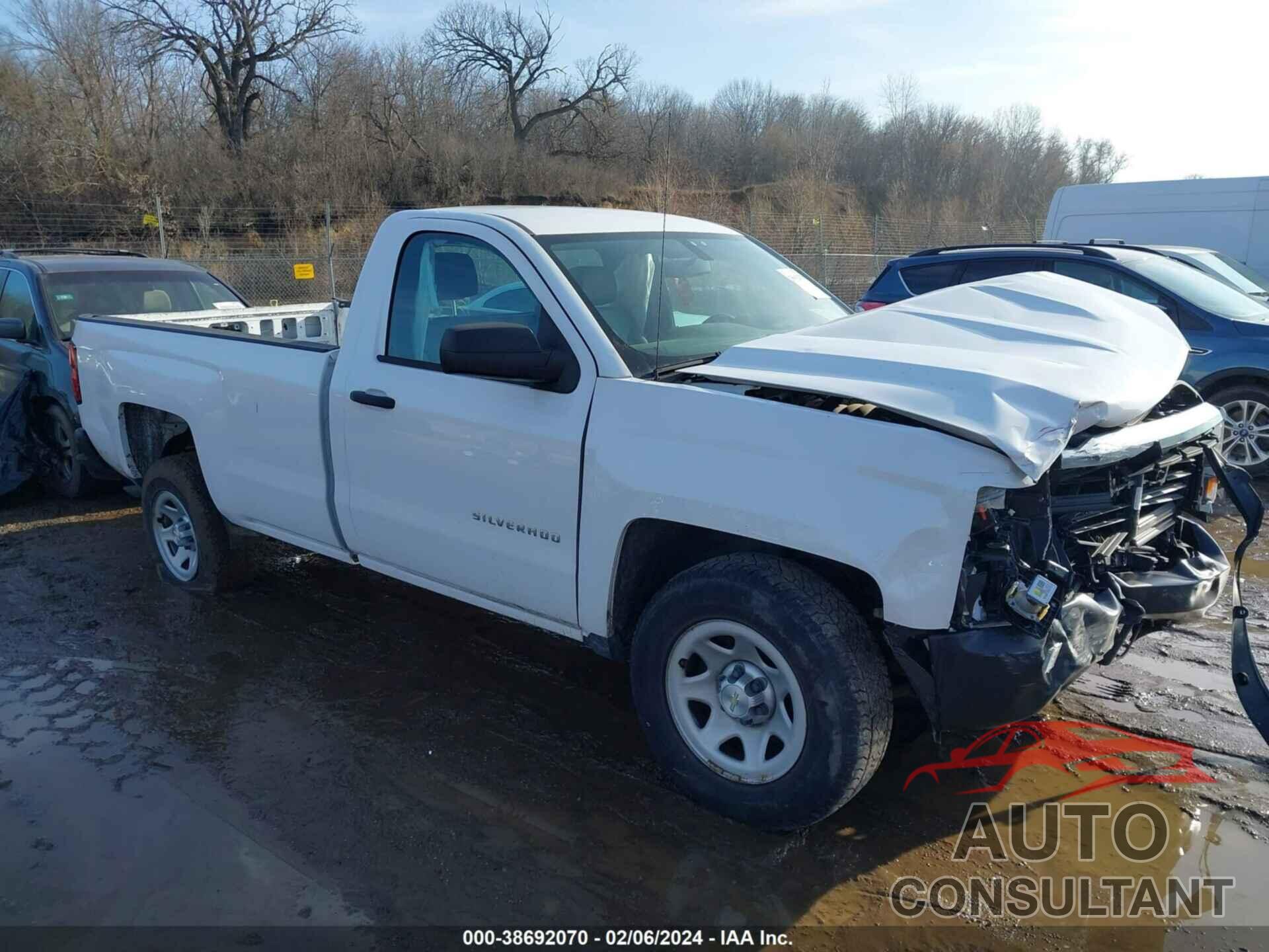 CHEVROLET SILVERADO 1500 2018 - 1GCNCNEH1JZ145358