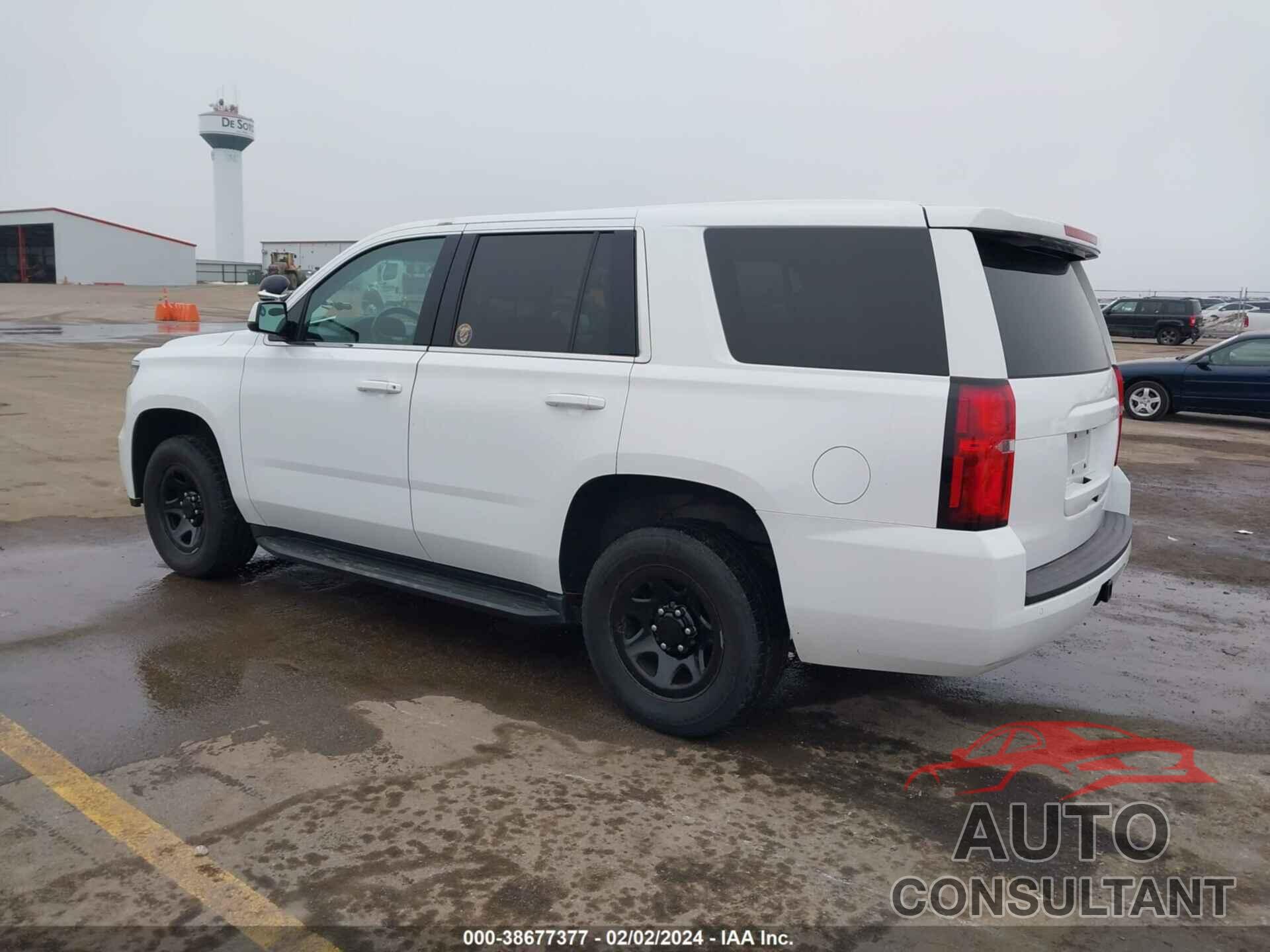 CHEVROLET TAHOE 2018 - 1GNSKDEC3JR243626