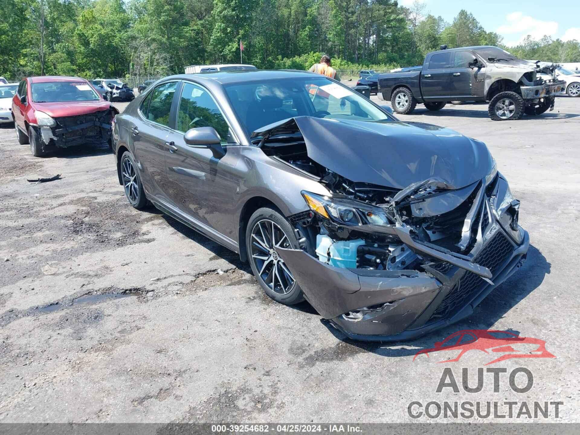 TOYOTA CAMRY 2023 - 4T1G11AK0PU810714