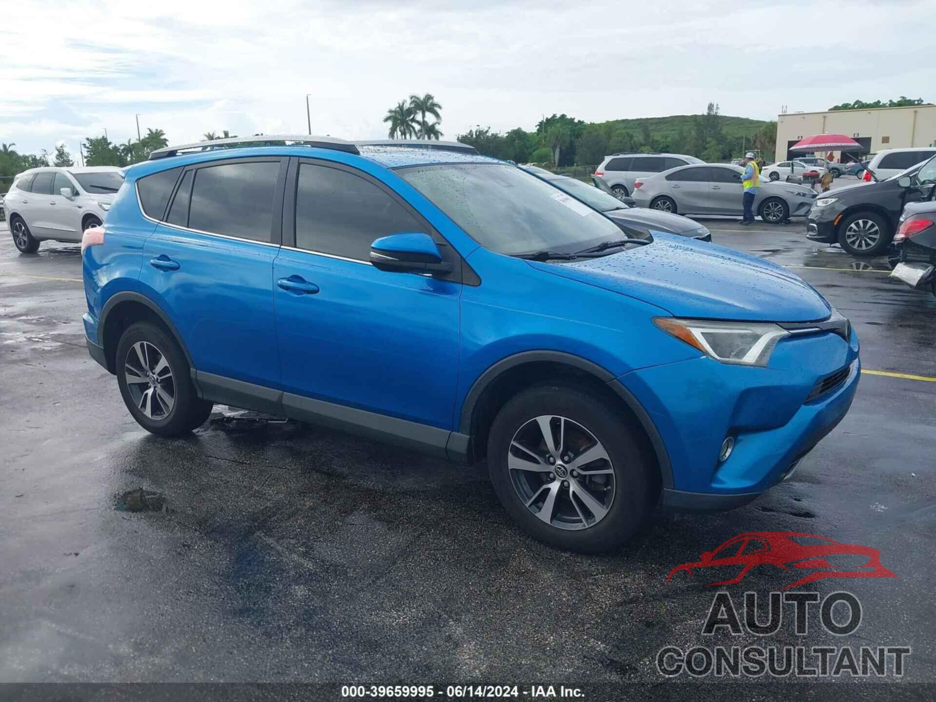 TOYOTA RAV4 2017 - JTMWFREV1HJ104164