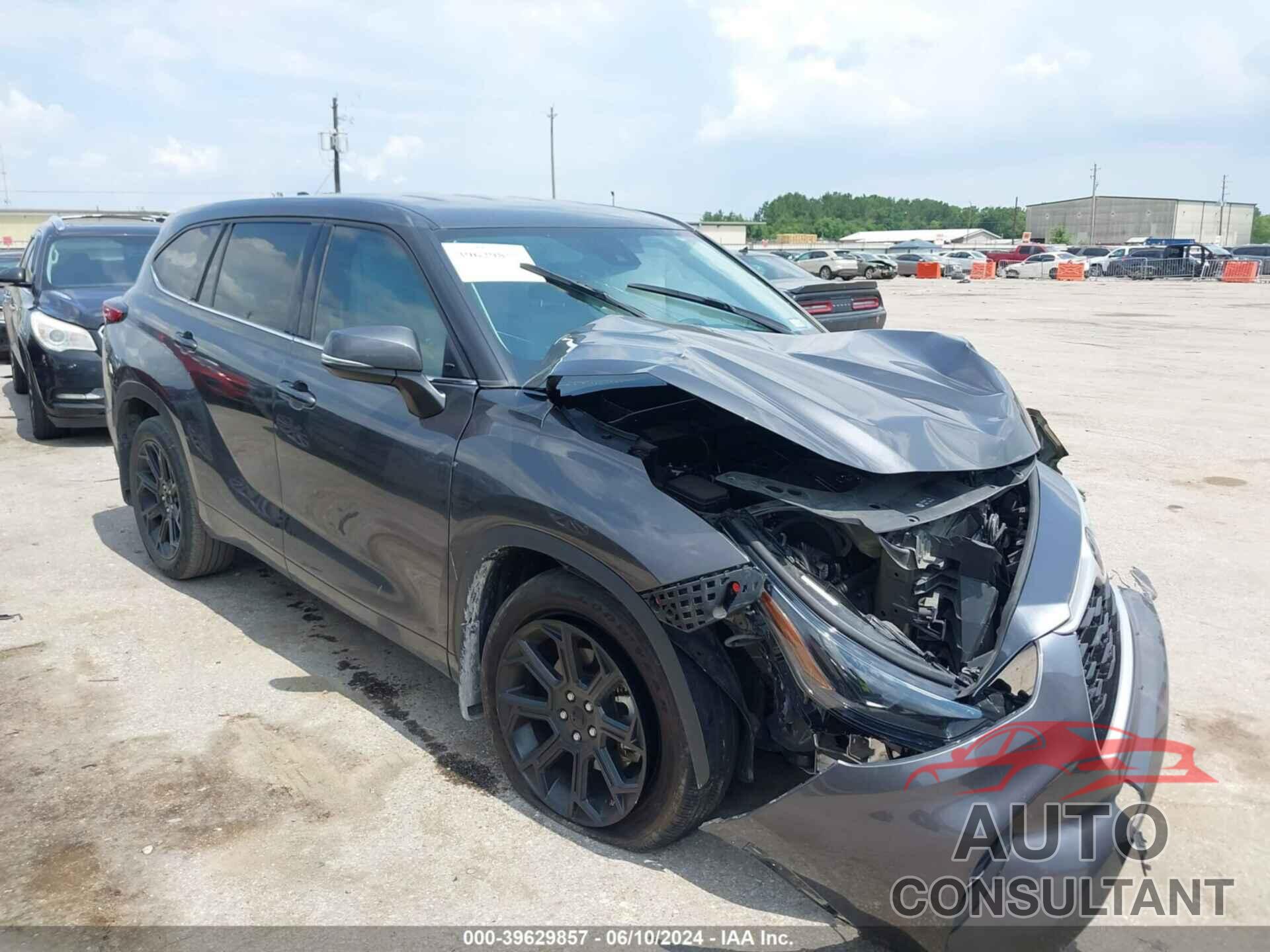 TOYOTA HIGHLANDER 2022 - 5TDCZRAH4NS126099