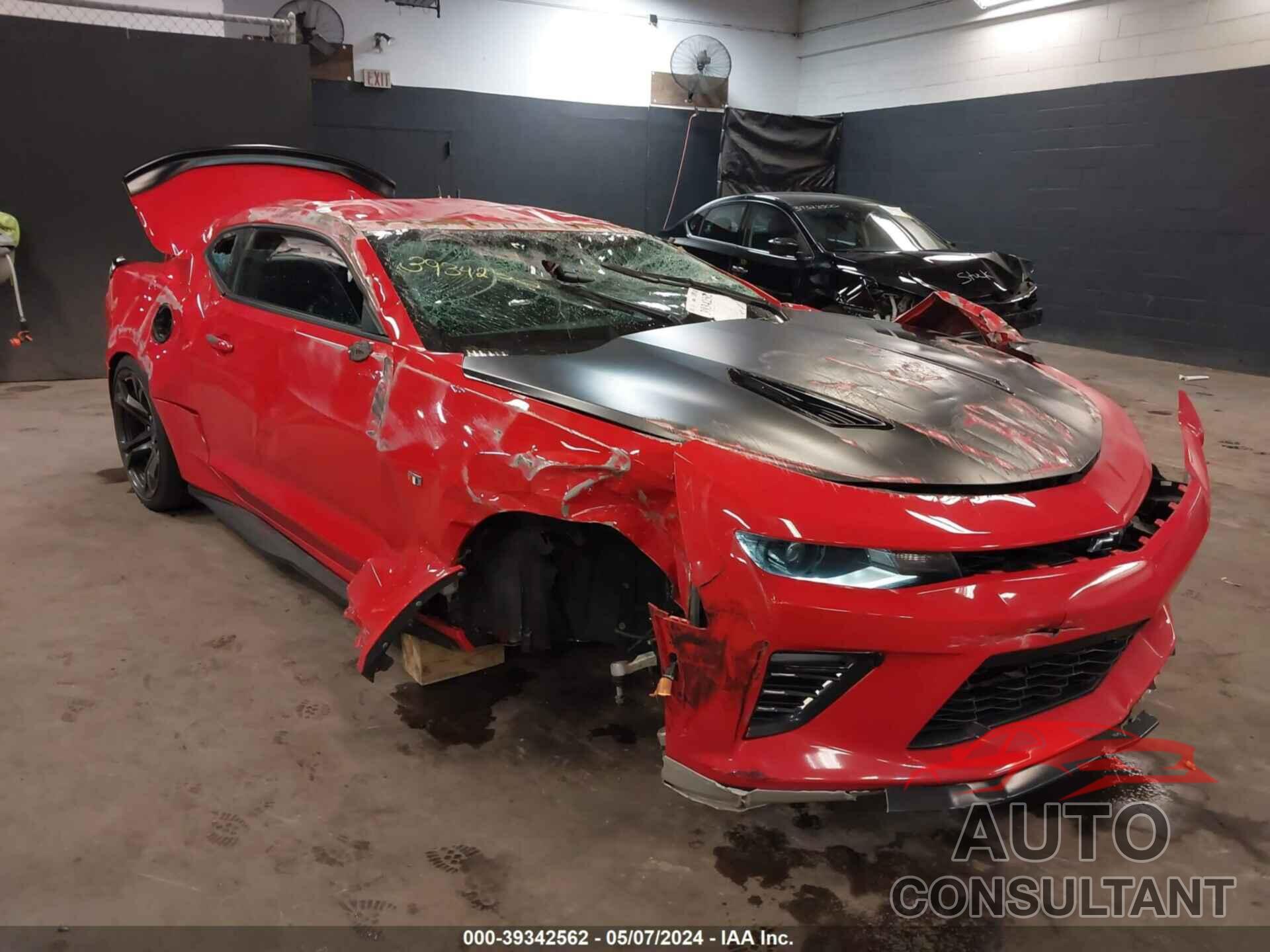 CHEVROLET CAMARO 2018 - 1G1FE1R7XJ0171317