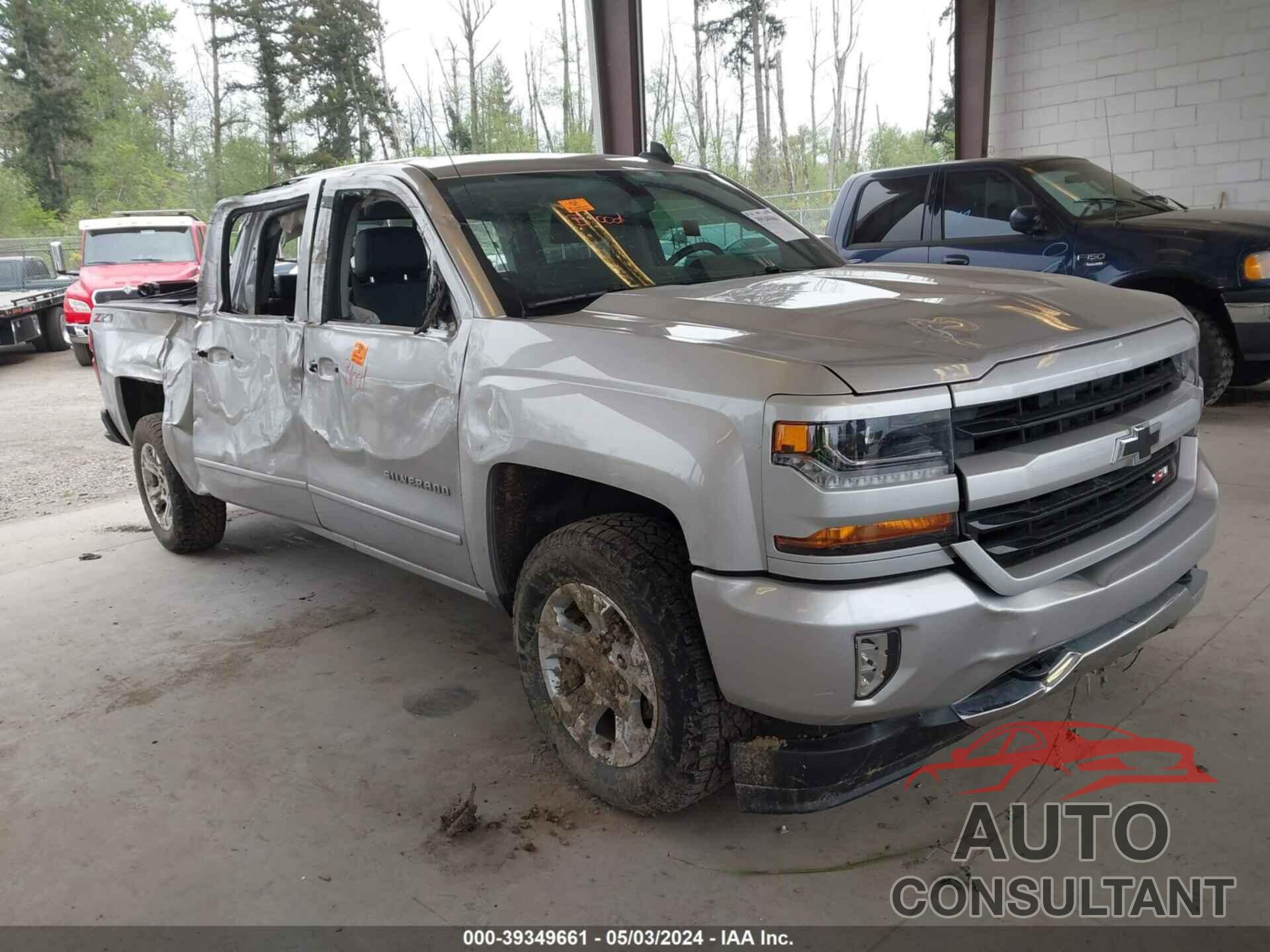 CHEVROLET SILVERADO 1500 2018 - 3GCUKREC3JG503456