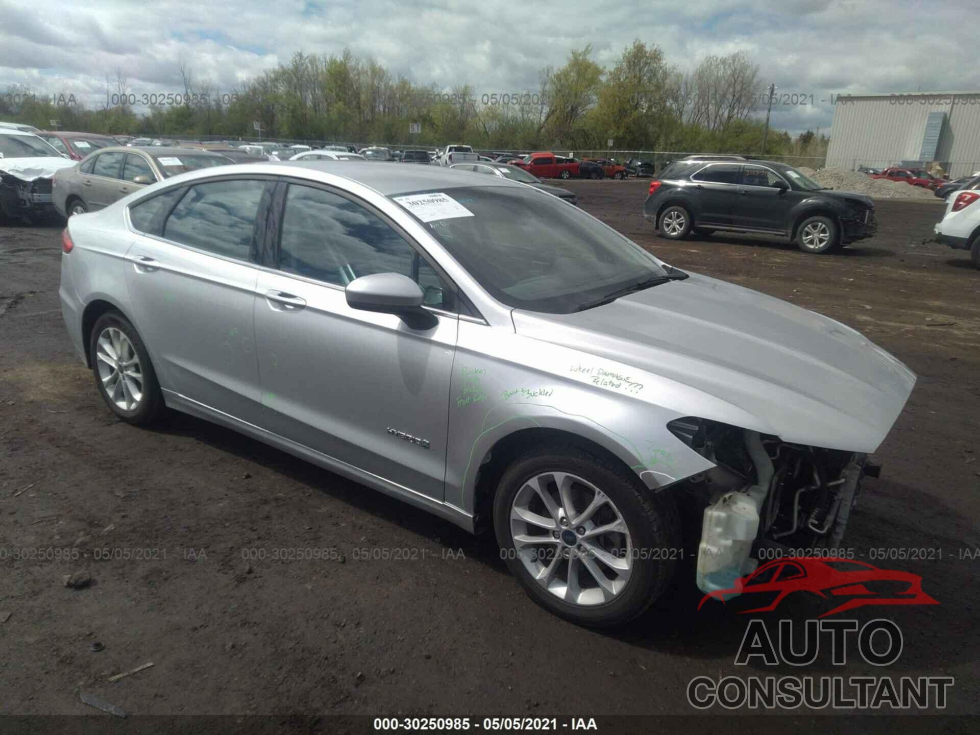 FORD FUSION HYBRID 2019 - 3FA6P0LU5KR225530