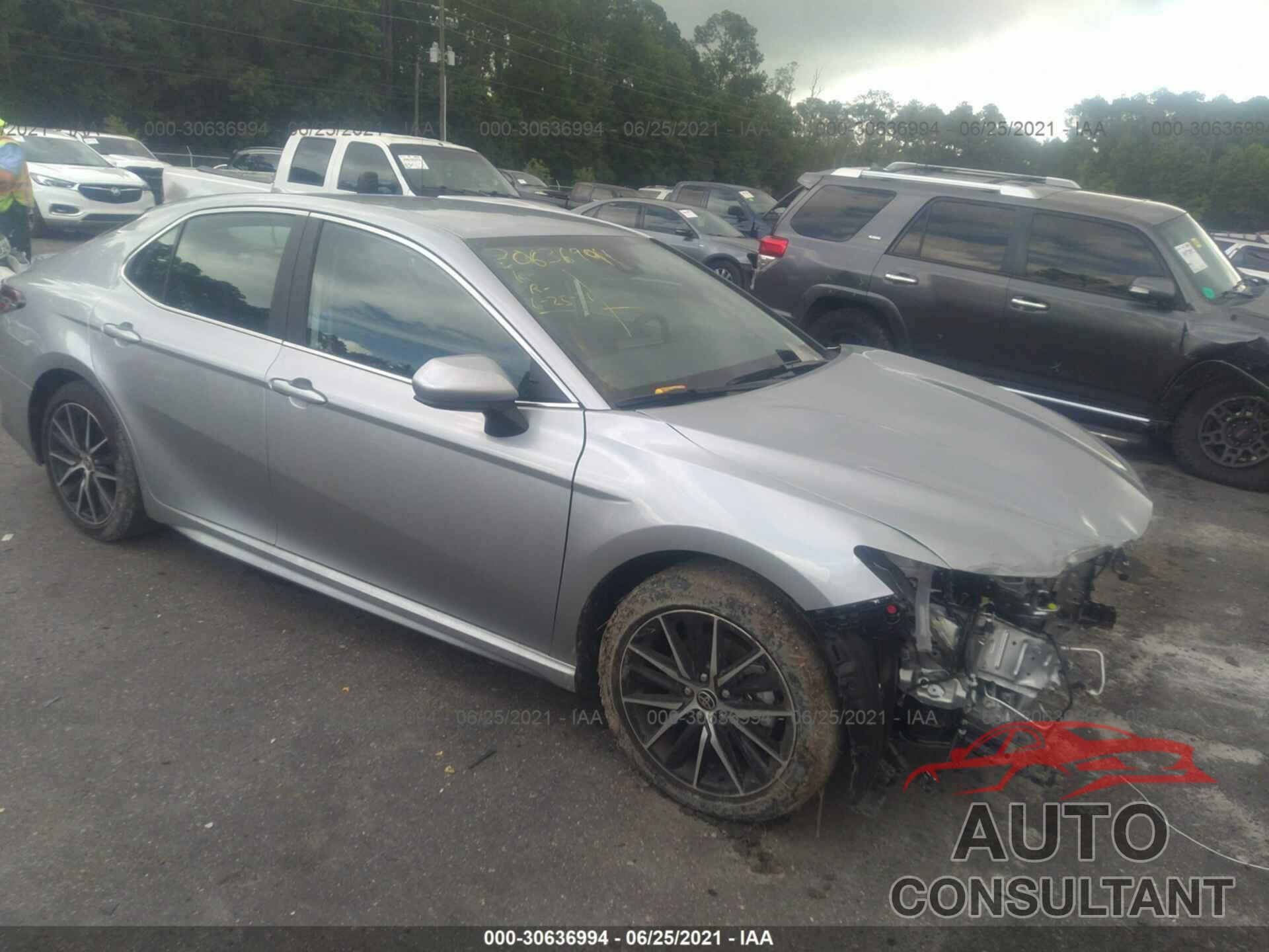 TOYOTA CAMRY 2021 - 4T1G11AK4MU540530