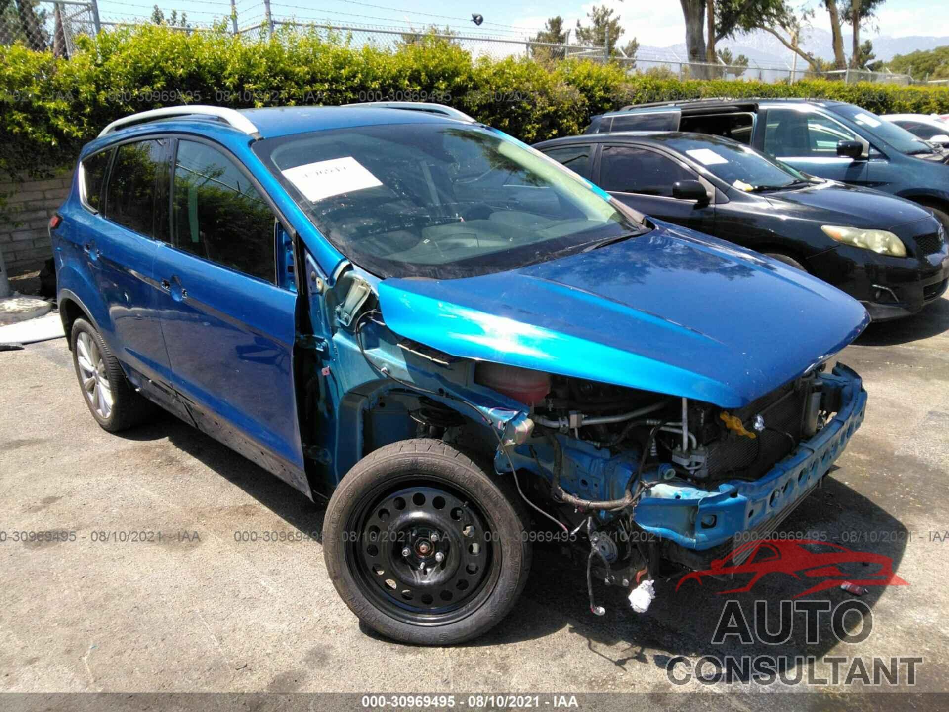 FORD ESCAPE 2017 - 1FMCU0J94HUC67026