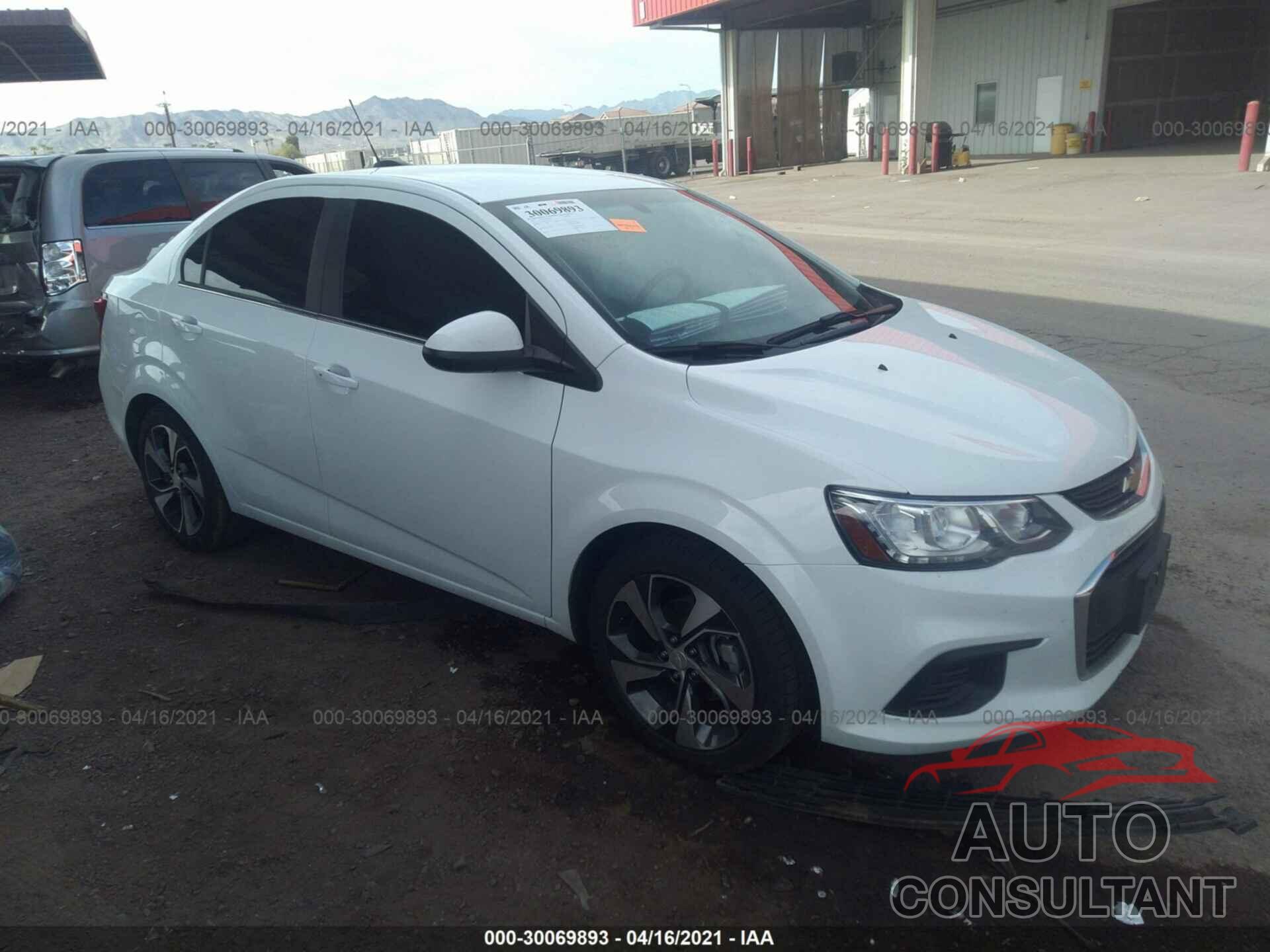 CHEVROLET SONIC 2017 - 1G1JF5SB3H4142015