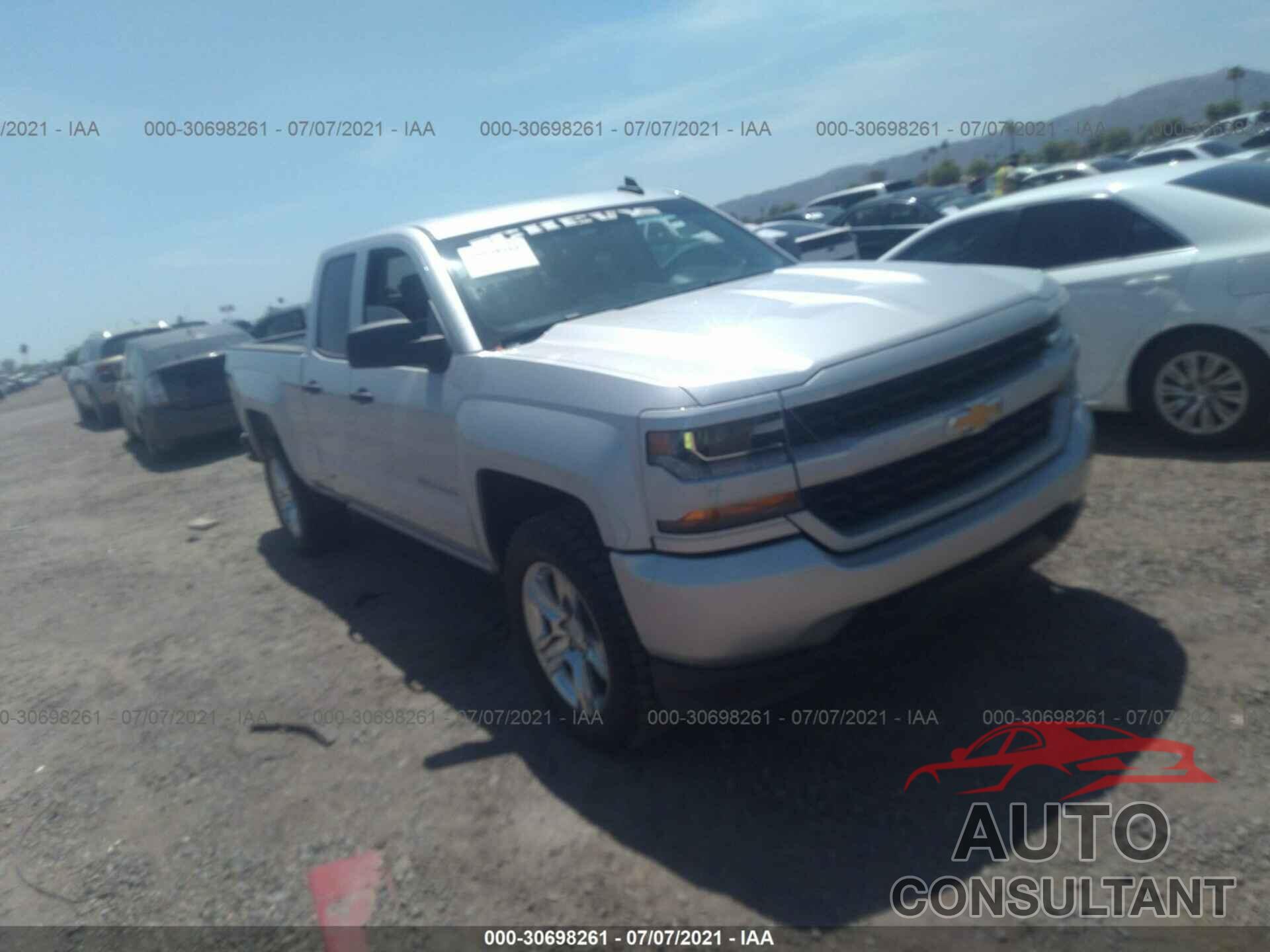CHEVROLET SILVERADO 1500 2018 - 1GCRCPEH9JZ238786