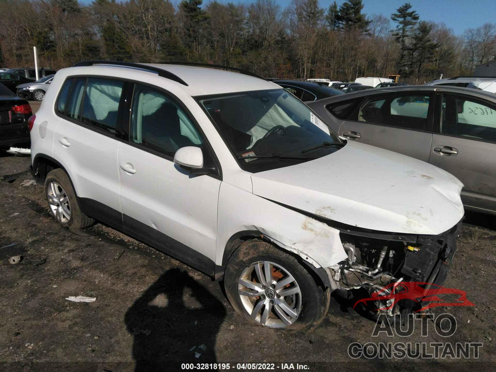 VOLKSWAGEN TIGUAN 2017 - WVGBV7AX2HK029445