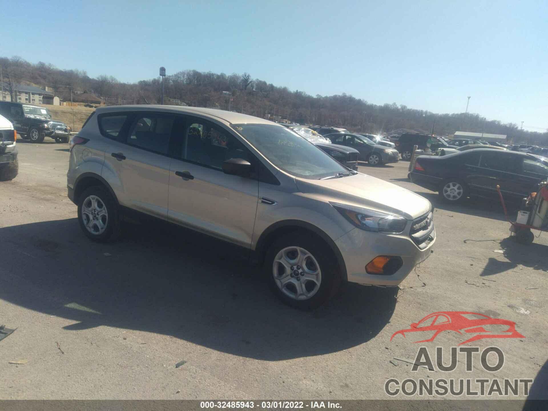 FORD ESCAPE 2018 - 1FMCU0F73JUC88821