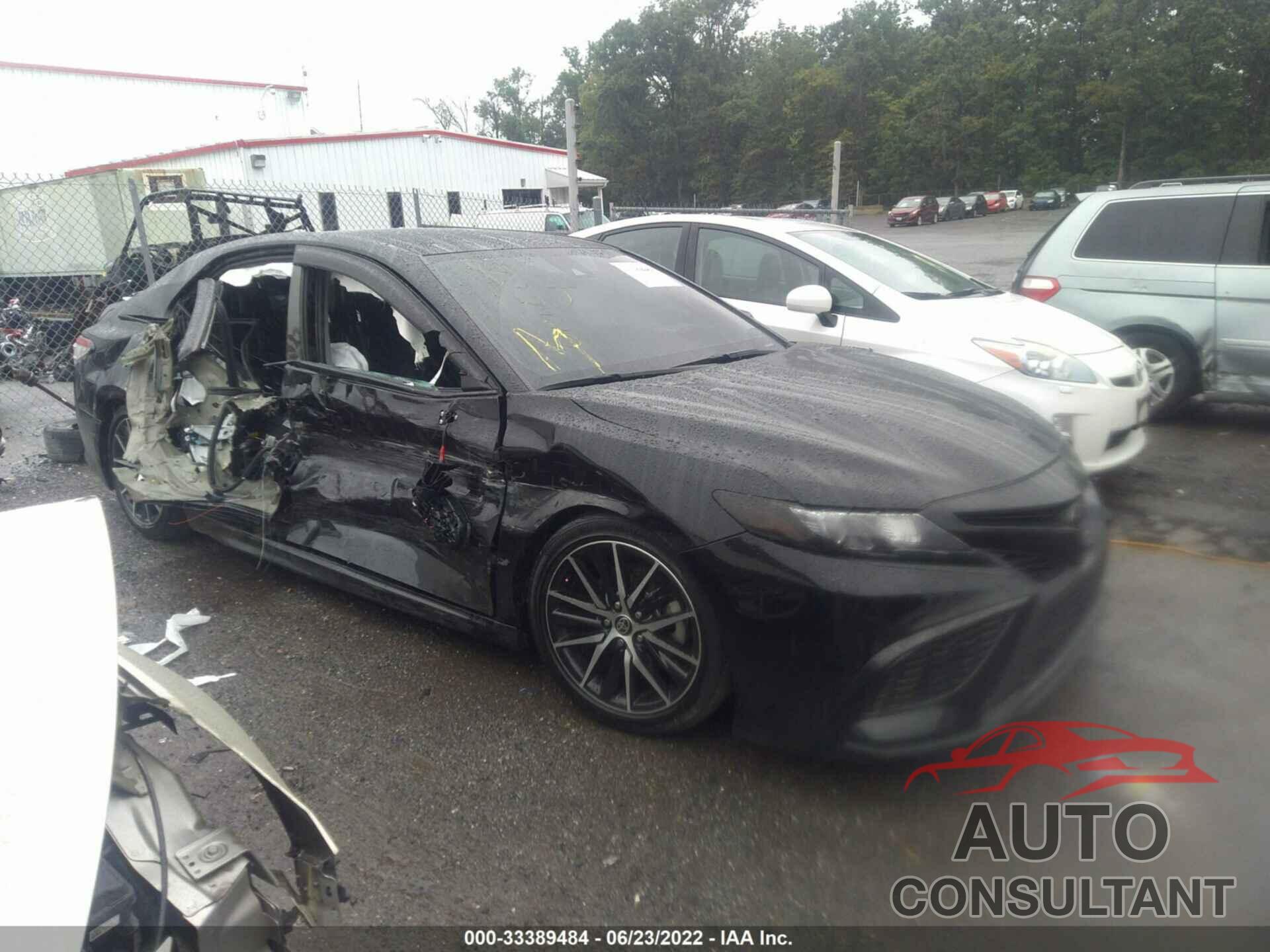 TOYOTA CAMRY 2021 - 4T1G11AK0MU552609
