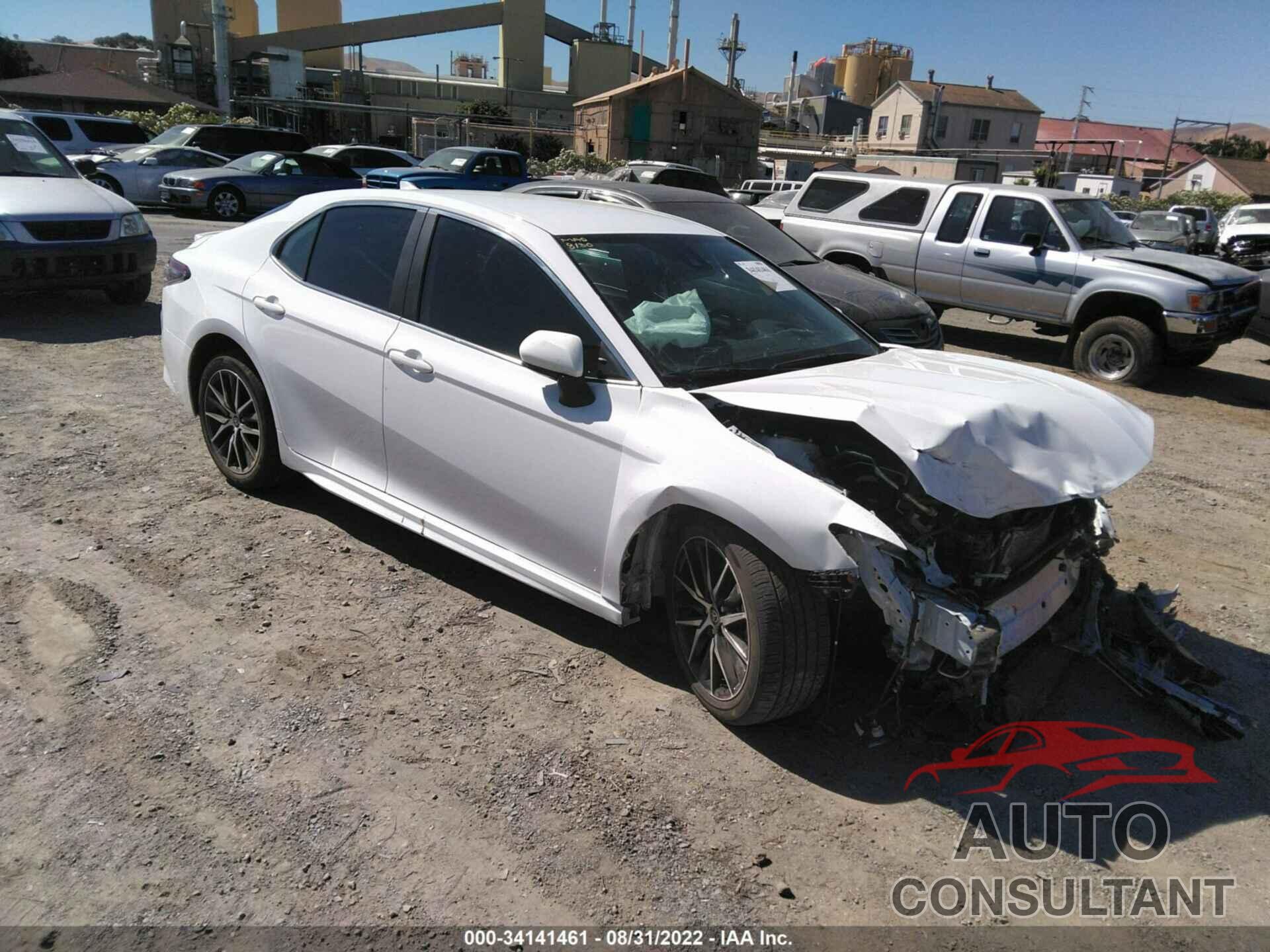 TOYOTA CAMRY 2021 - 4T1G11AK2MU557276