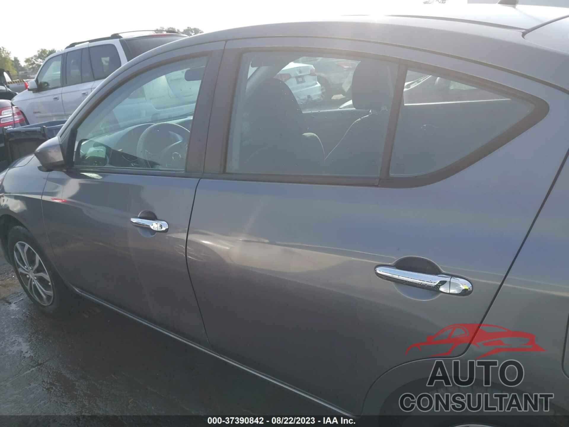 NISSAN VERSA 2017 - 3N1CN7AP3HL877456