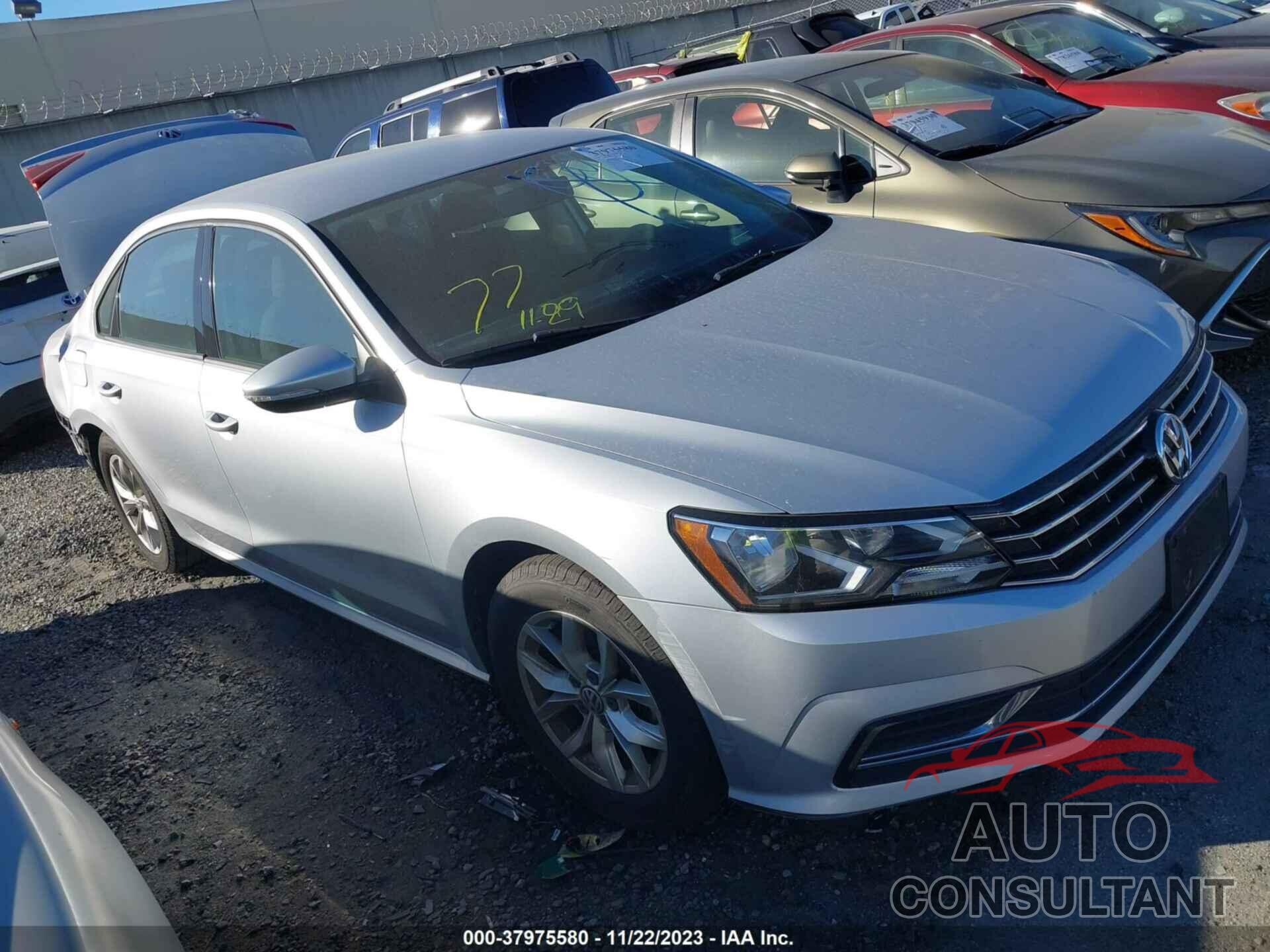 VOLKSWAGEN PASSAT 2018 - 1VWAA7A38JC051147