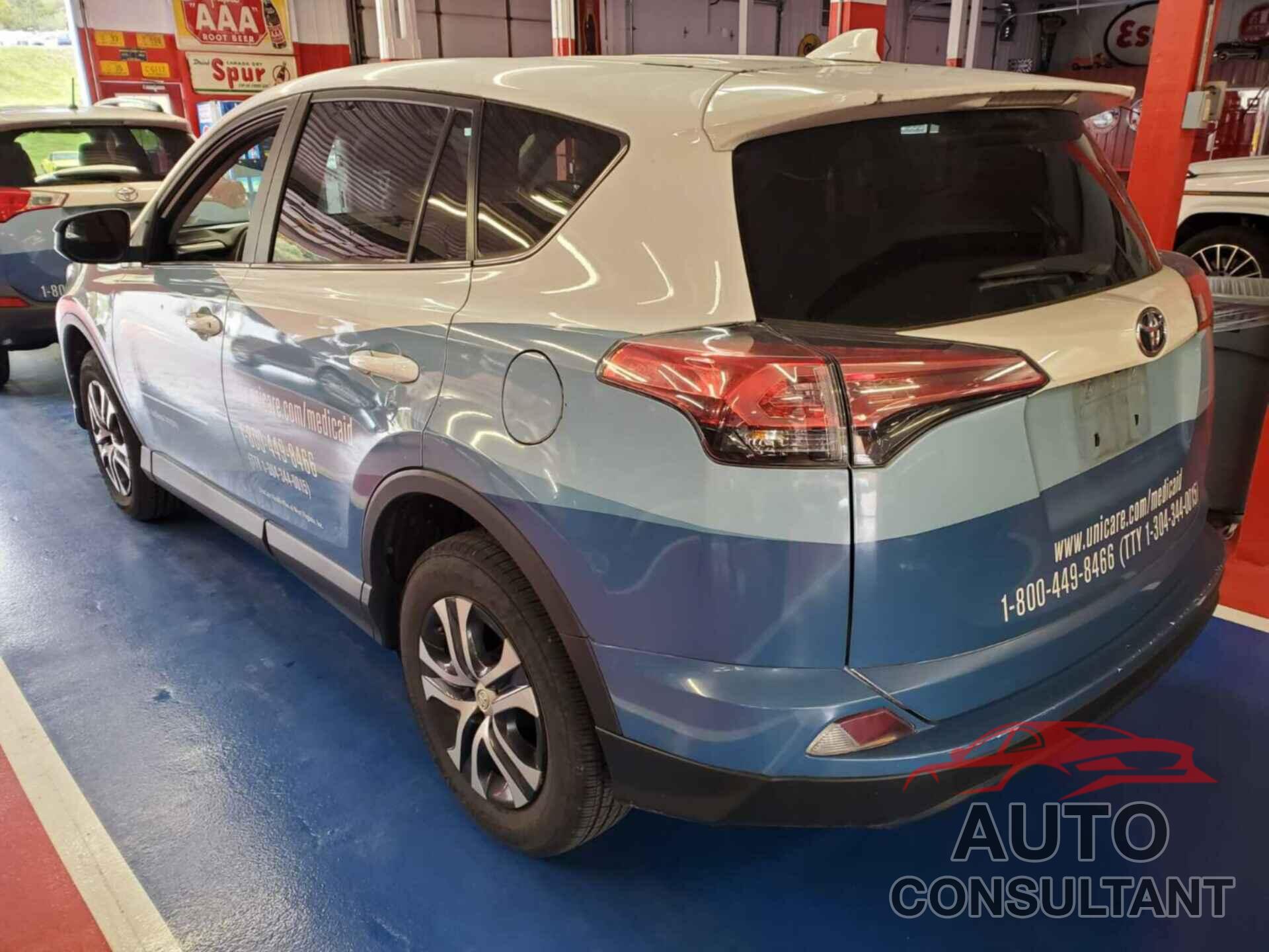 TOYOTA RAV4 2018 - 2T3BFREV3JW719837