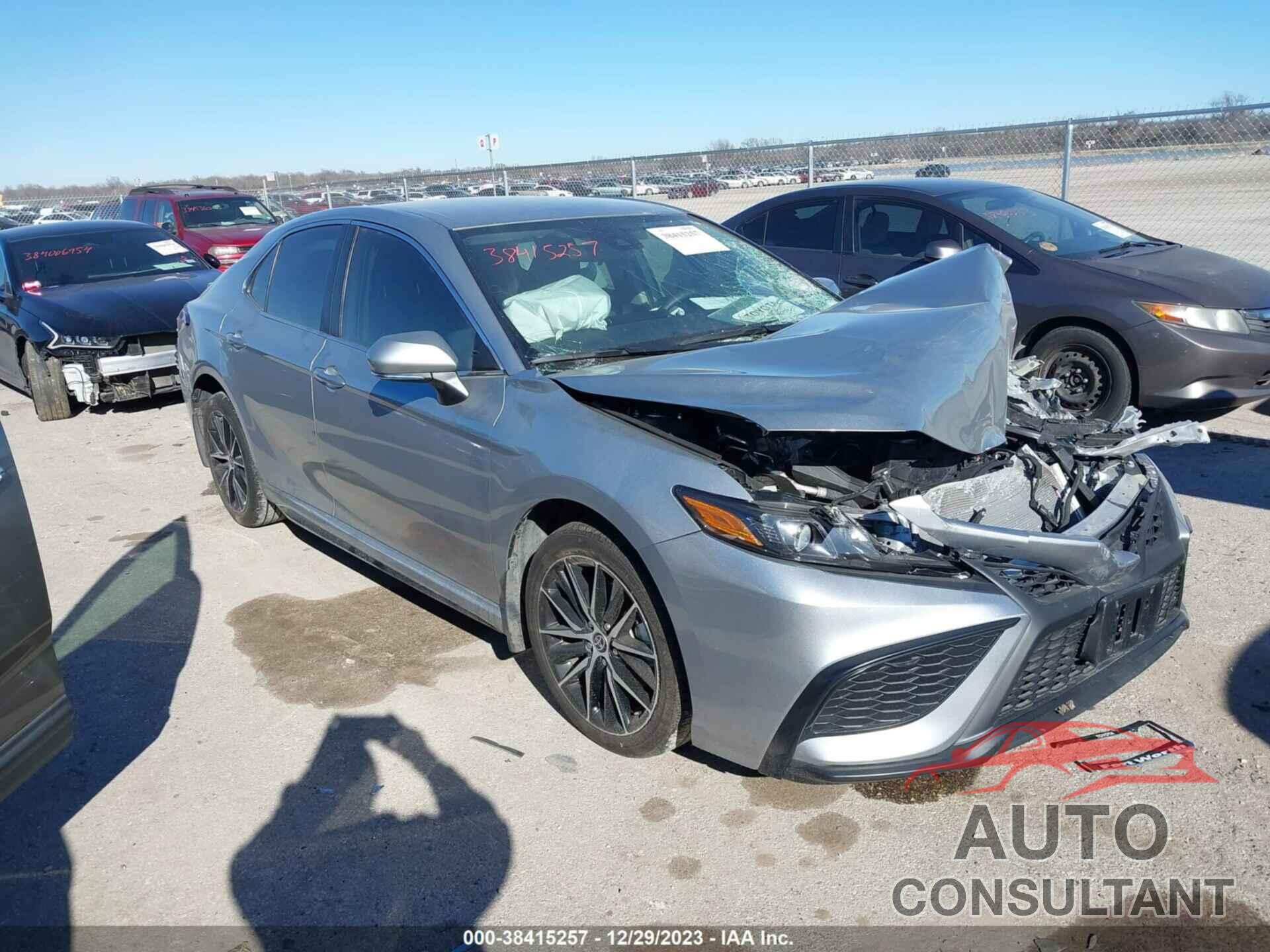 TOYOTA CAMRY 2023 - 4T1G11AK3PU747348