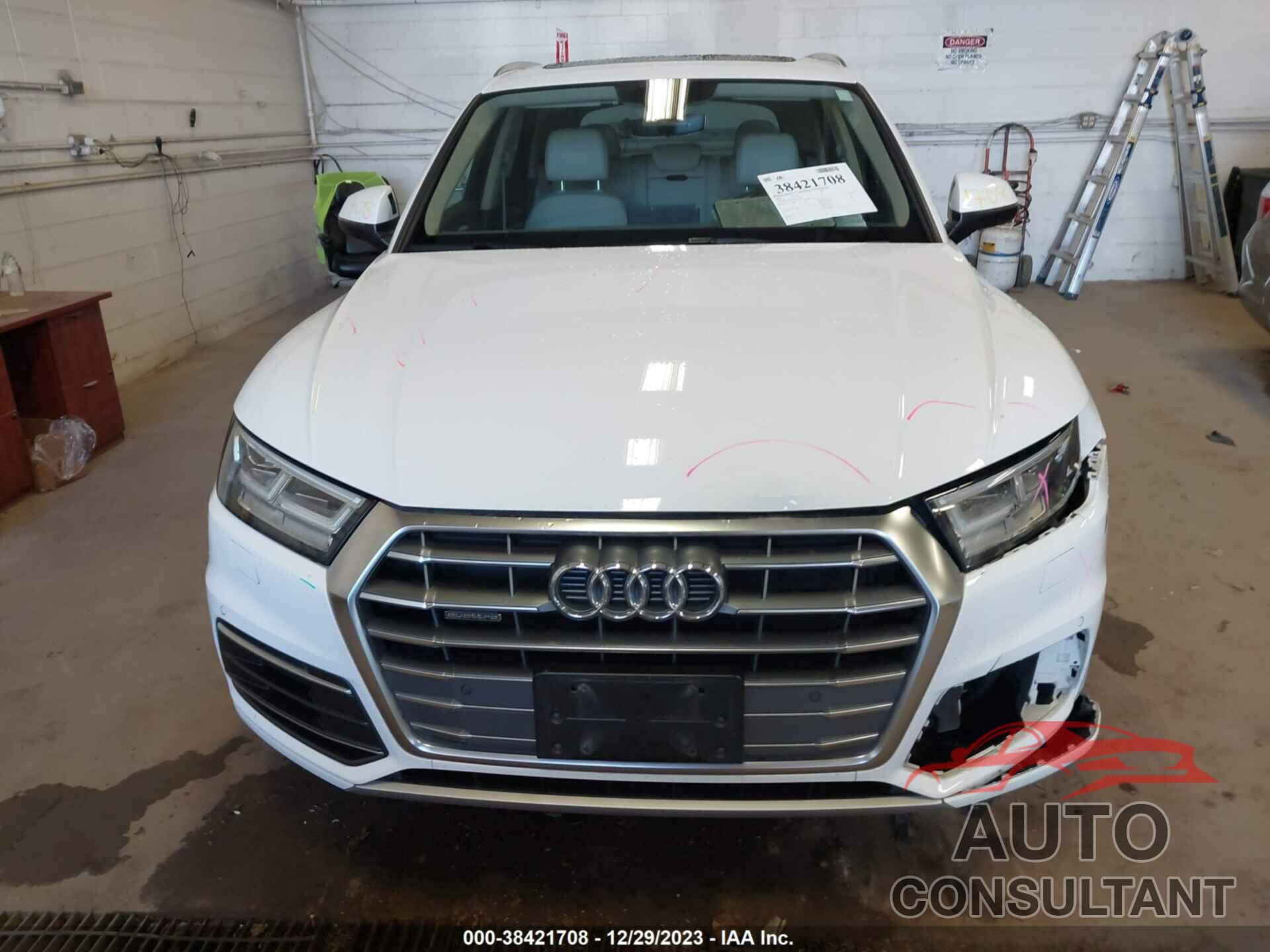 AUDI Q5 2018 - WA1BNAFY1J2204366