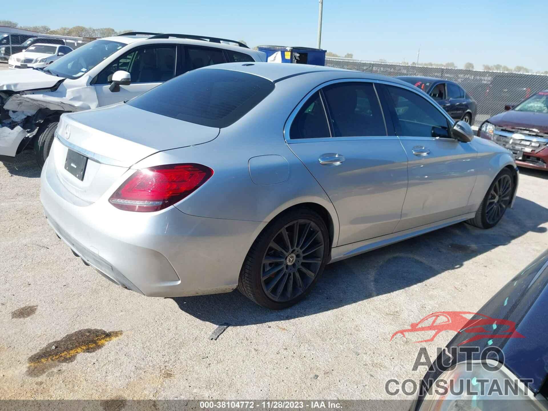 MERCEDES-BENZ C 300 2019 - 55SWF8DBXKU308007