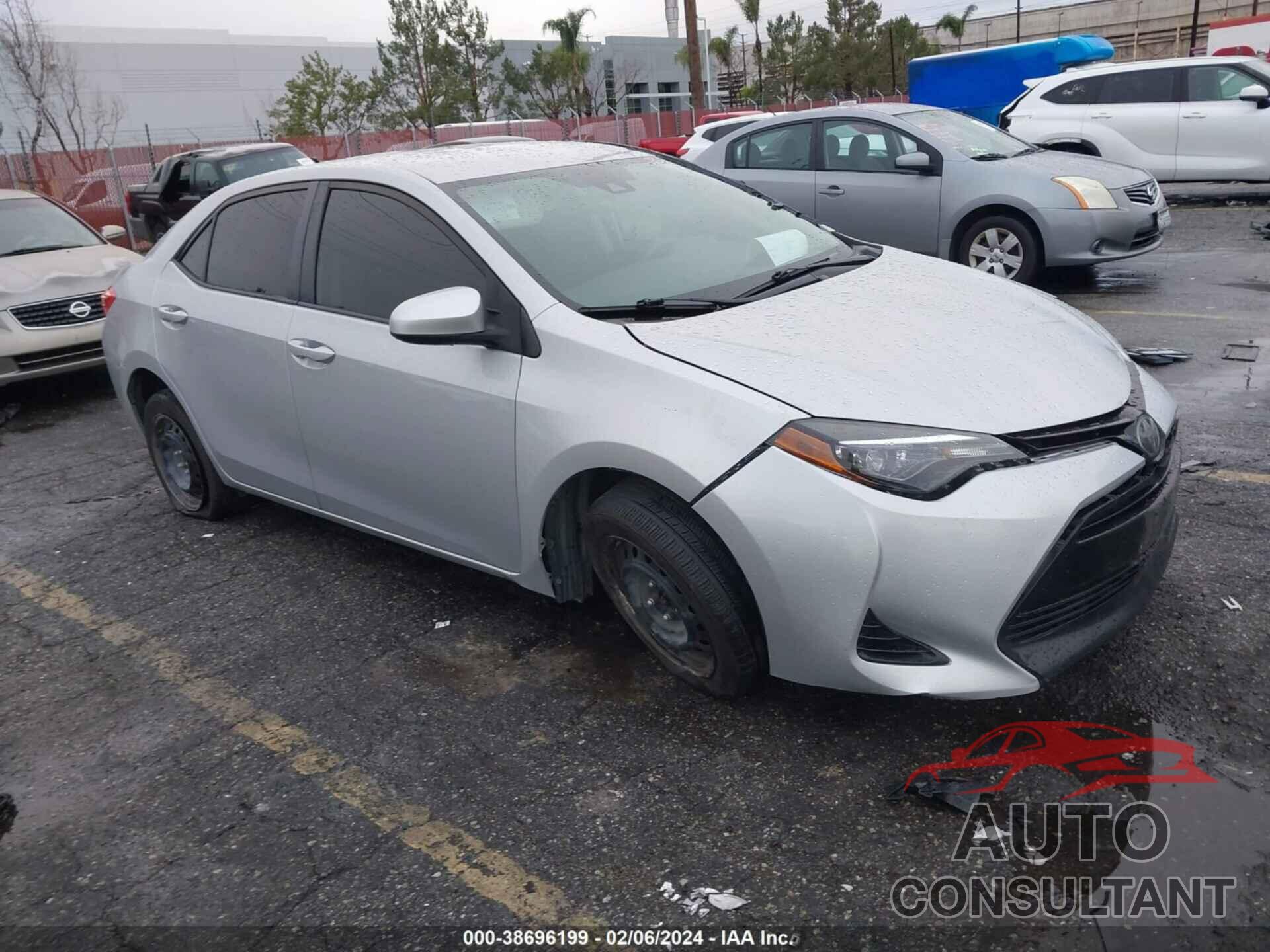 TOYOTA COROLLA 2018 - 5YFBURHE5JP789531