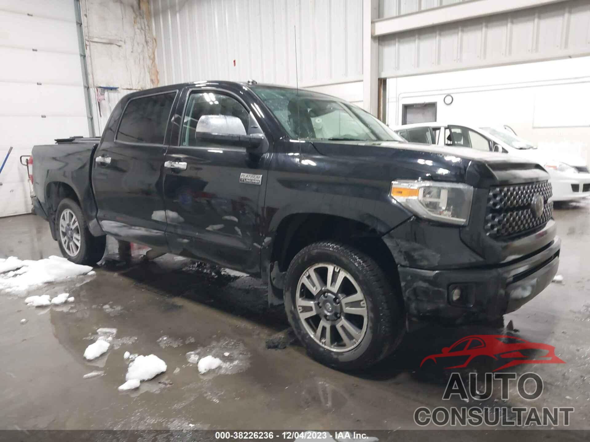 TOYOTA TUNDRA 2018 - 5TFAY5F19JX752198