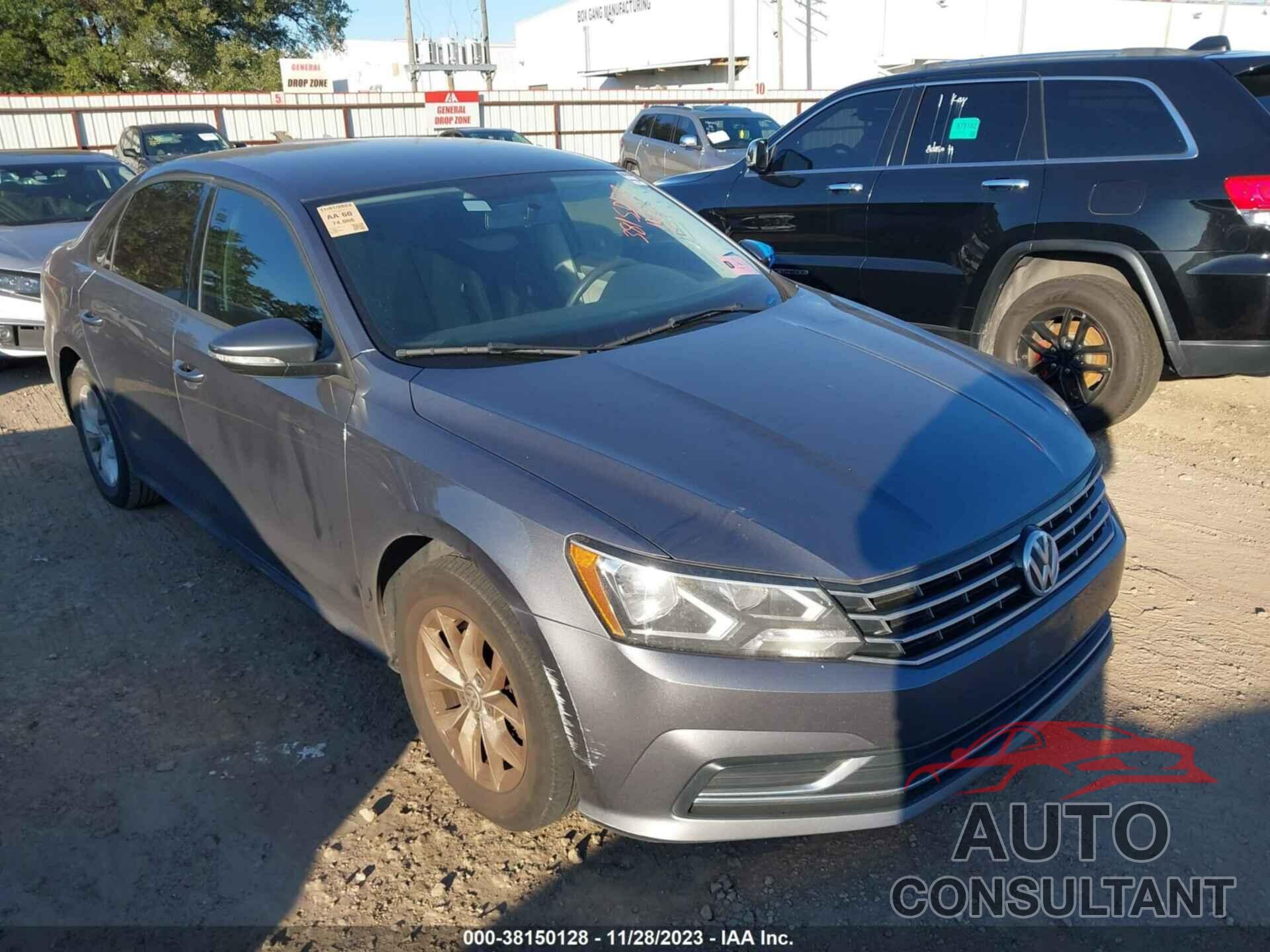 VOLKSWAGEN PASSAT 2018 - 1VWAA7A35JC007252
