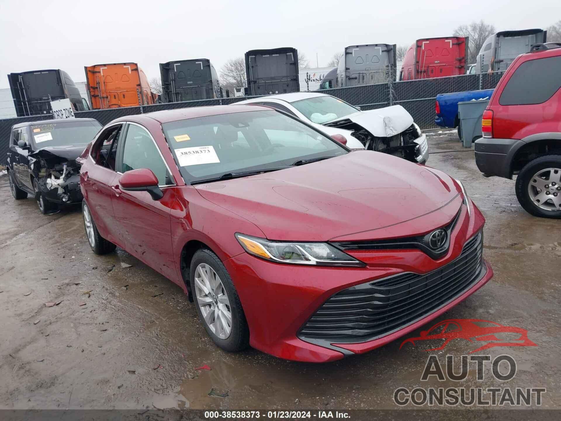 TOYOTA CAMRY 2018 - 4T1B11HK8JU671049