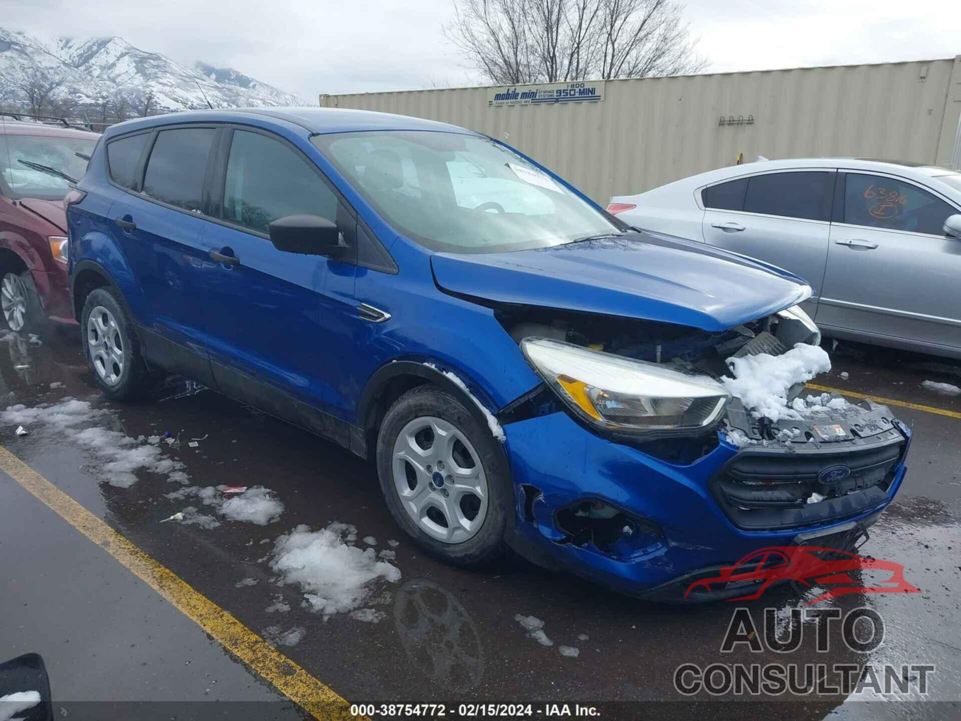 FORD ESCAPE 2017 - 1FMCU0F77HUC08026