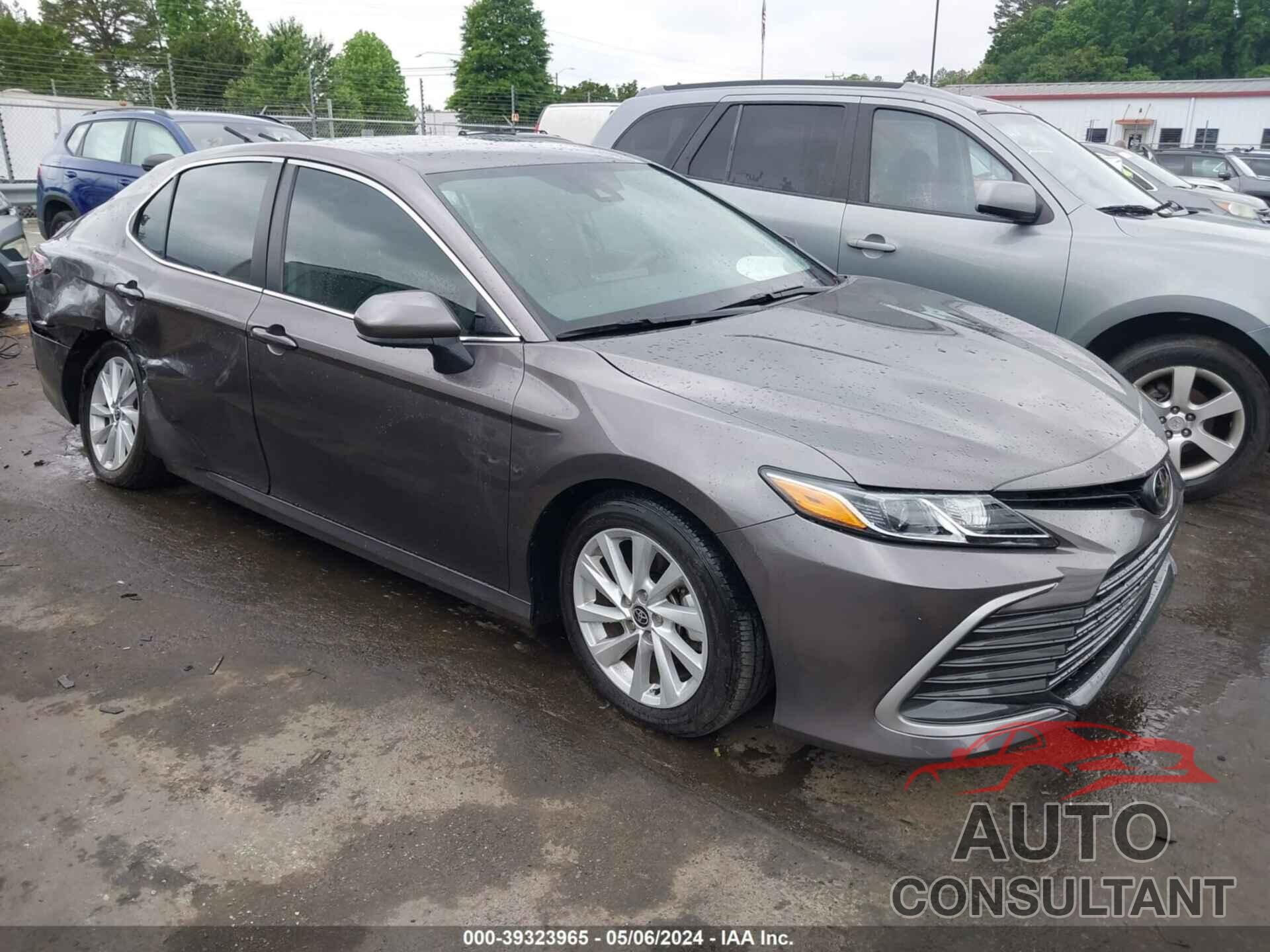 TOYOTA CAMRY 2022 - 4T1C11AK3NU692394