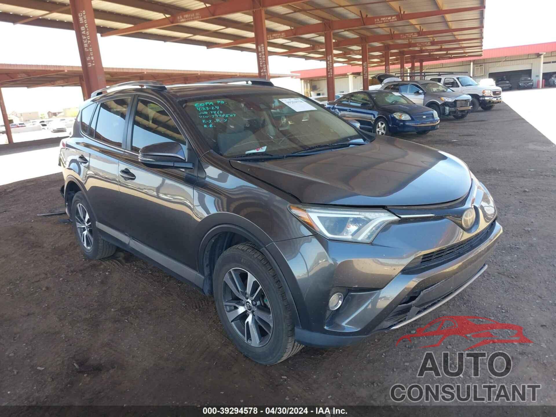 TOYOTA RAV4 2018 - JTMWFREV6JJ748507