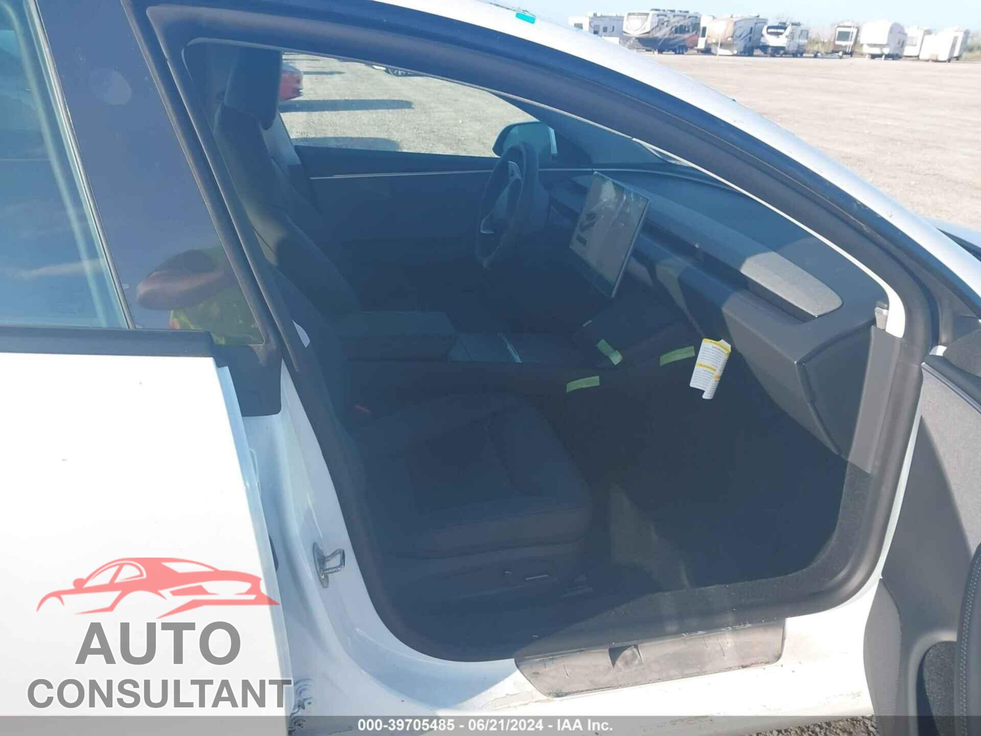 TESLA MODEL 3 2024 - 5YJ3E1EAXRF769576