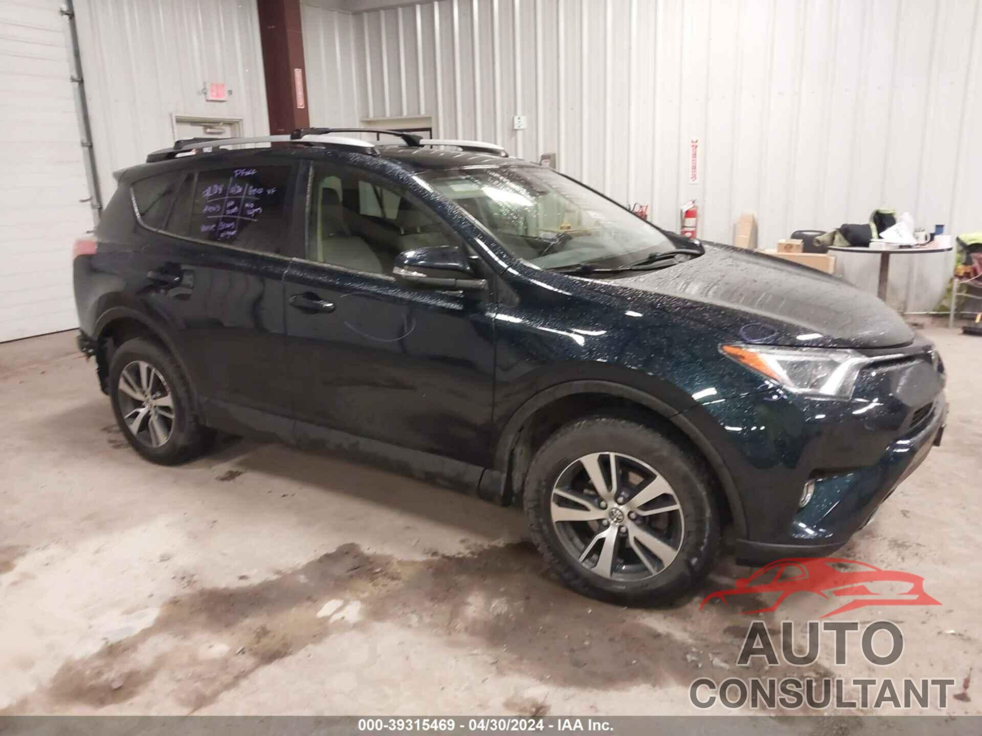 TOYOTA RAV4 2018 - JTMRFREV4JD237678
